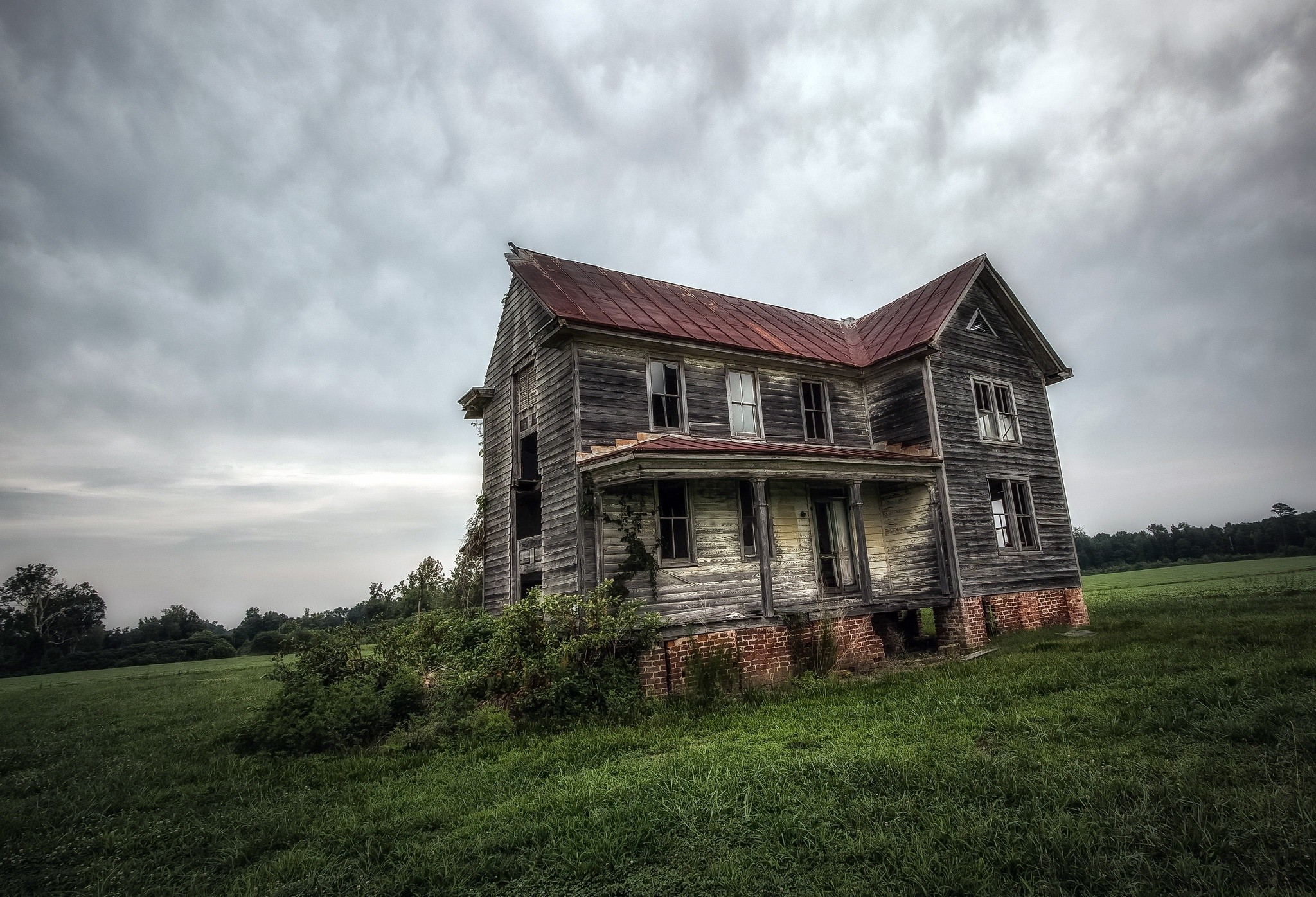 Abandoned wooden house in a field HD Wallpaper
