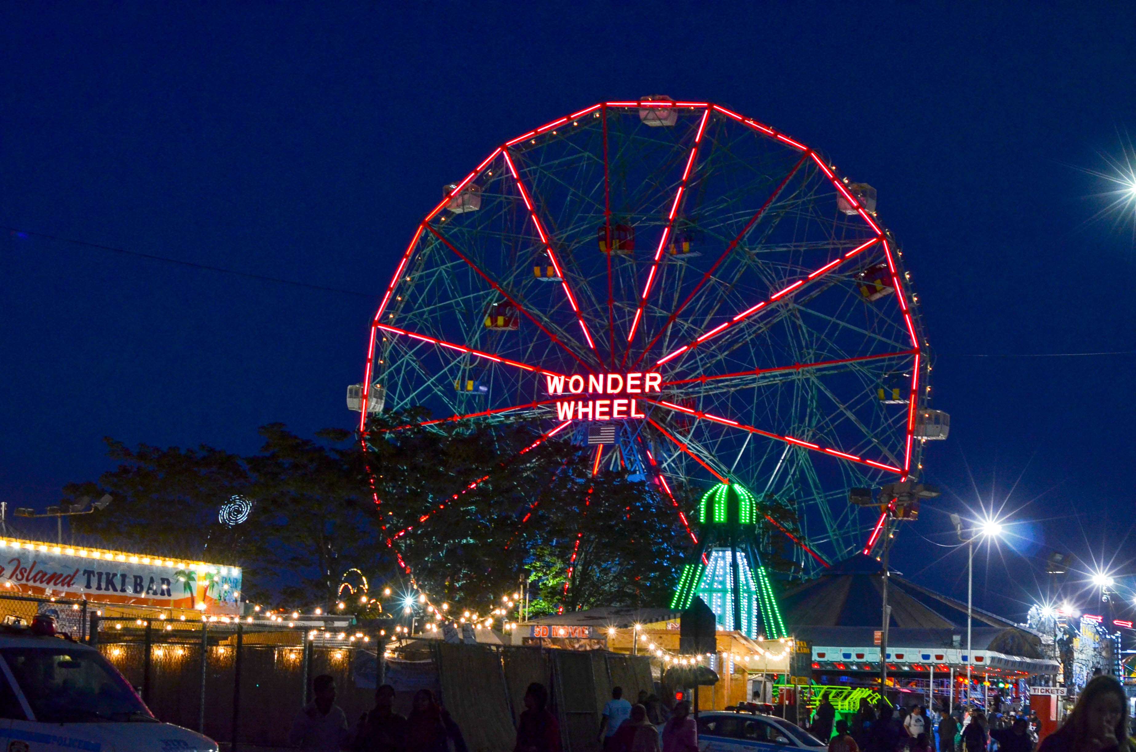 Wonder Wheel Ferris Wheel at Coney Island, Brooklyn at Night HD Wallpaper