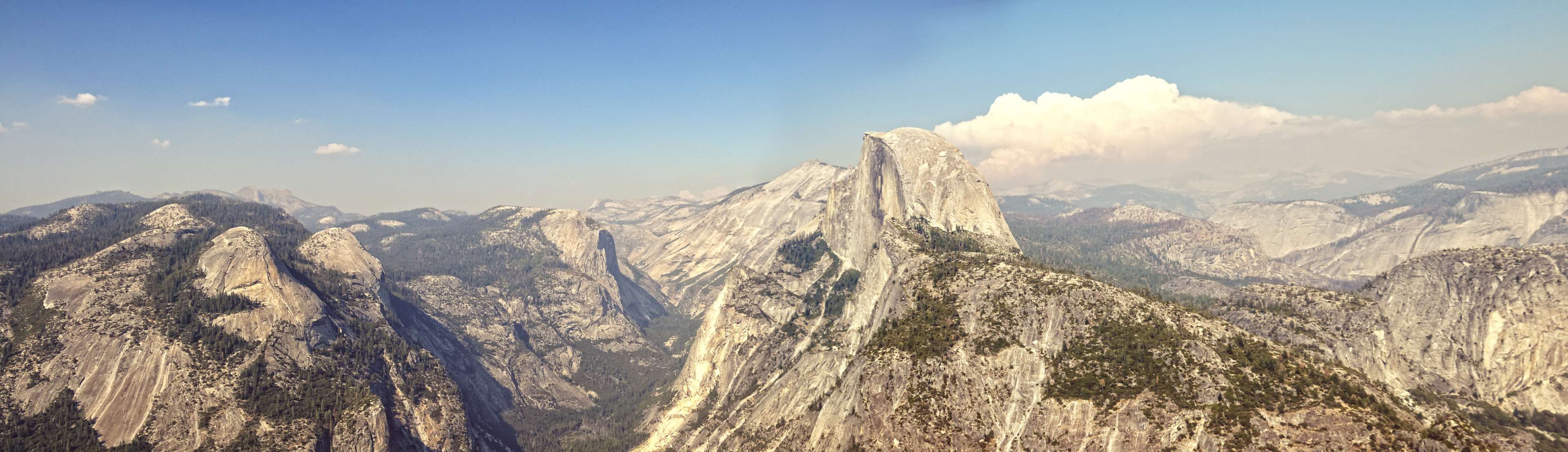 Panoramic view of Yosemite National Park with Half Dome HD Wallpaper