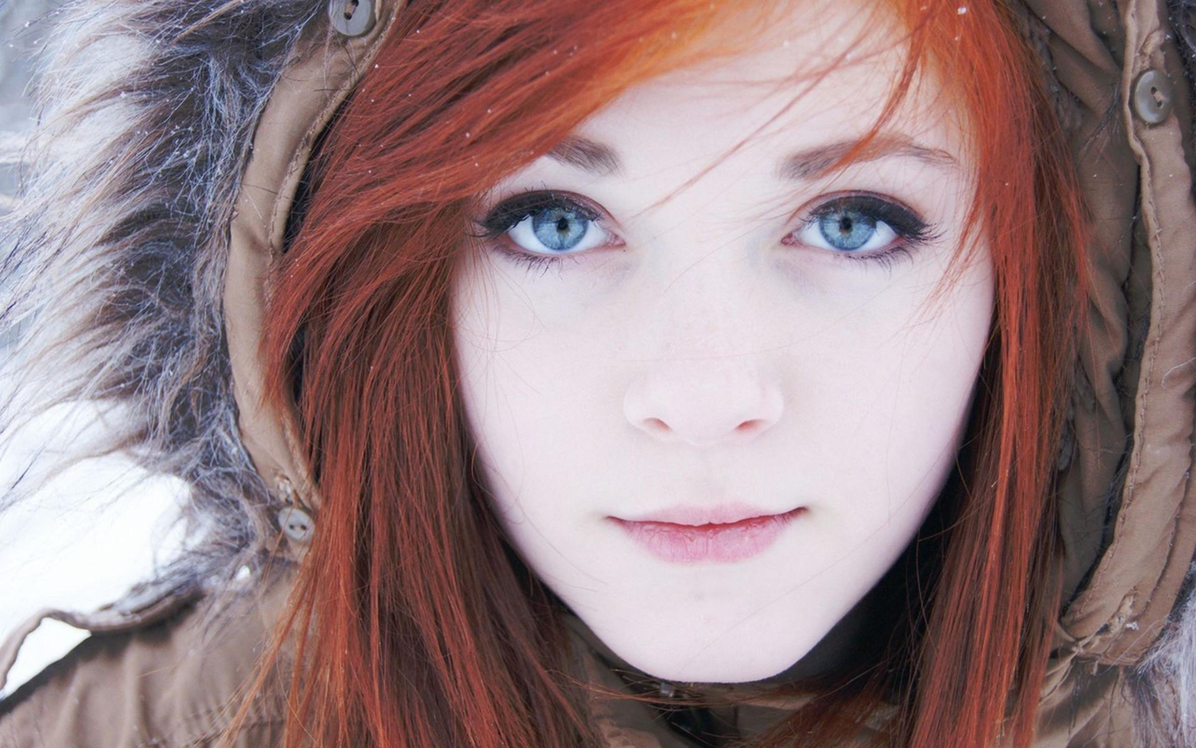Redhead girl with blue eyes in winter HD Wallpaper