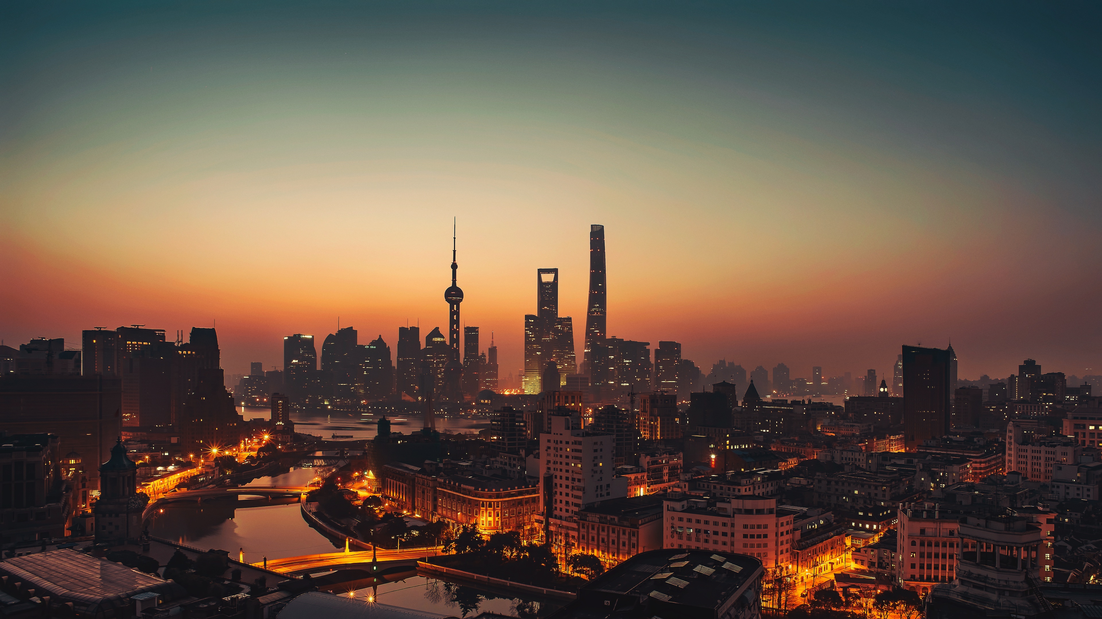Shanghai skyline at dusk with Oriental Pearl Tower HD Wallpaper