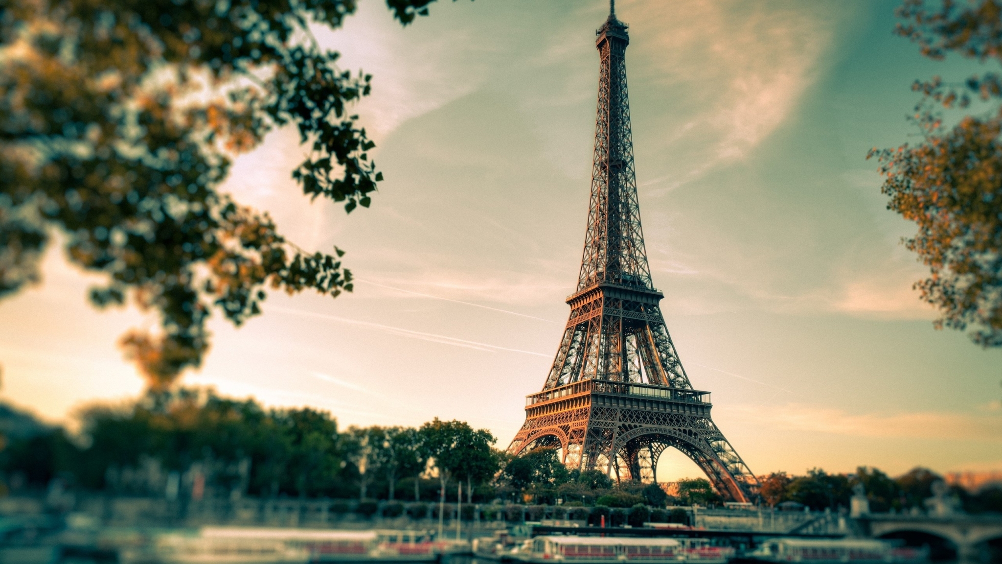 Eiffel Tower Paris HD Wallpaper