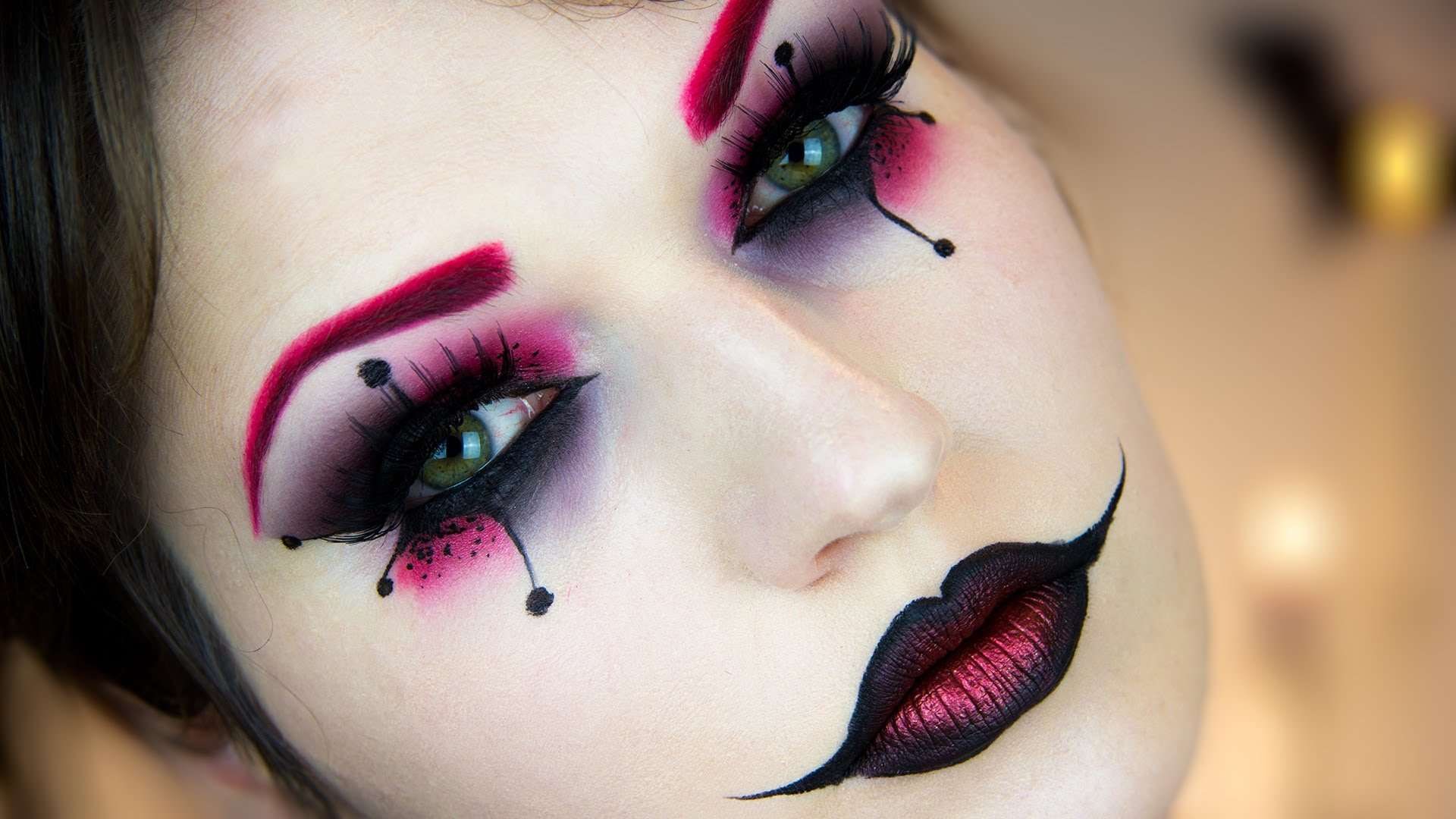 Woman with Harley Quinn-inspired makeup HD Wallpaper