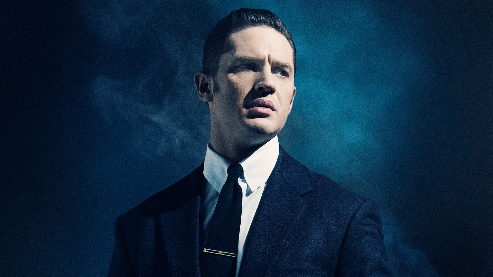 Tom Hardy as Al Capone in Capone HD Wallpaper