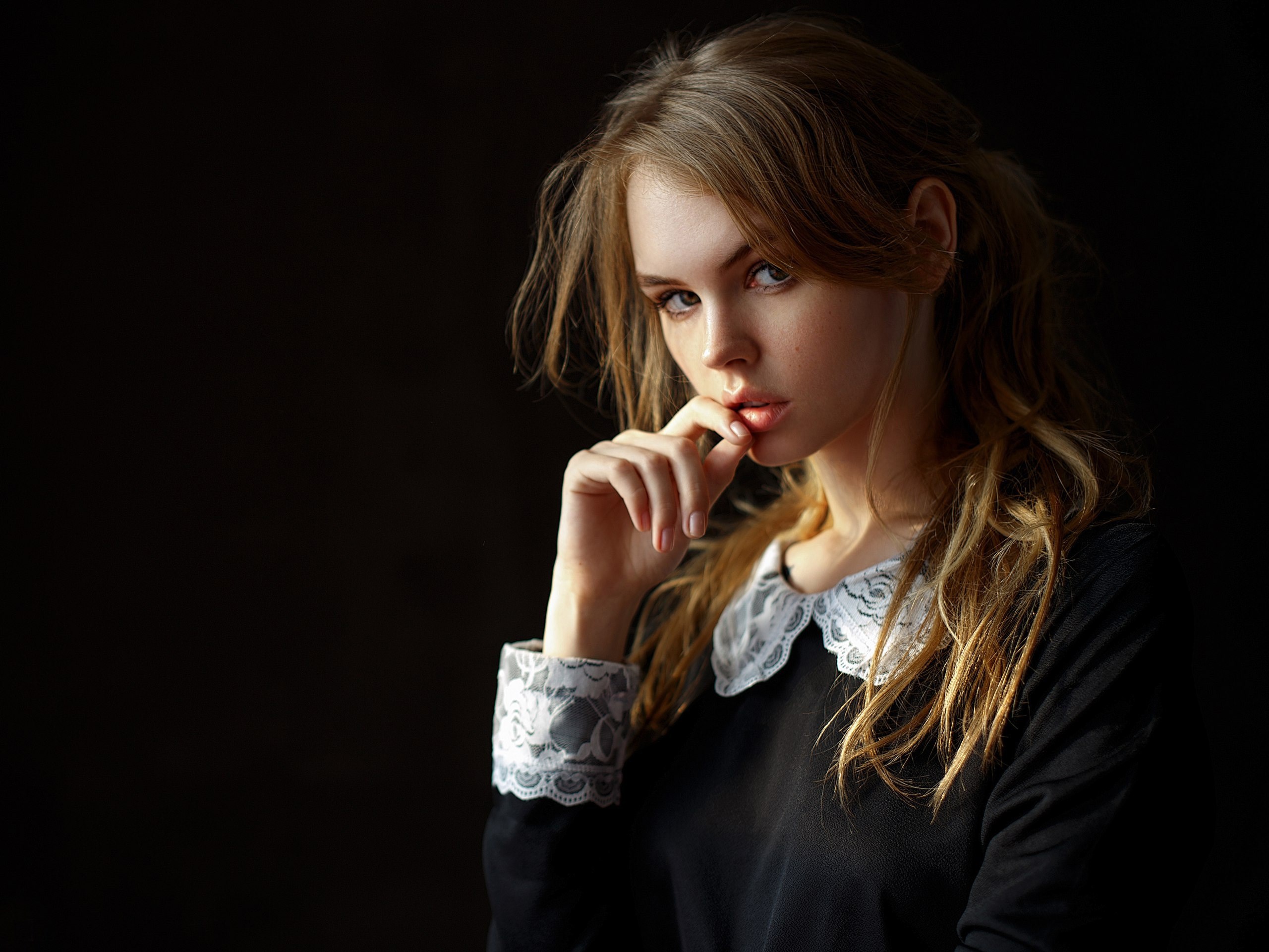 Anastasia Shcheglova in Moody Portrait HD Wallpaper
