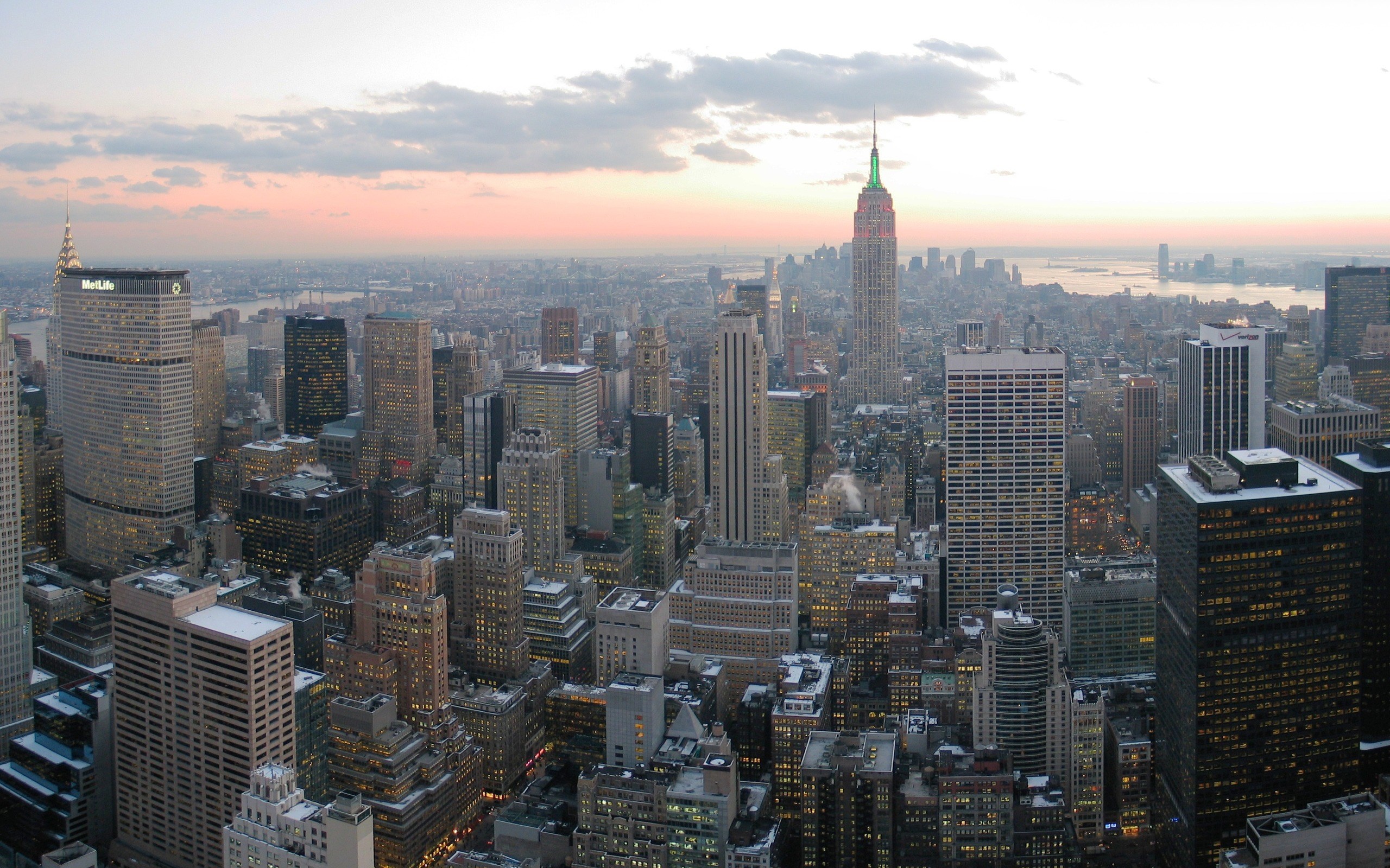 New York City Skyline at Dusk HD Wallpaper