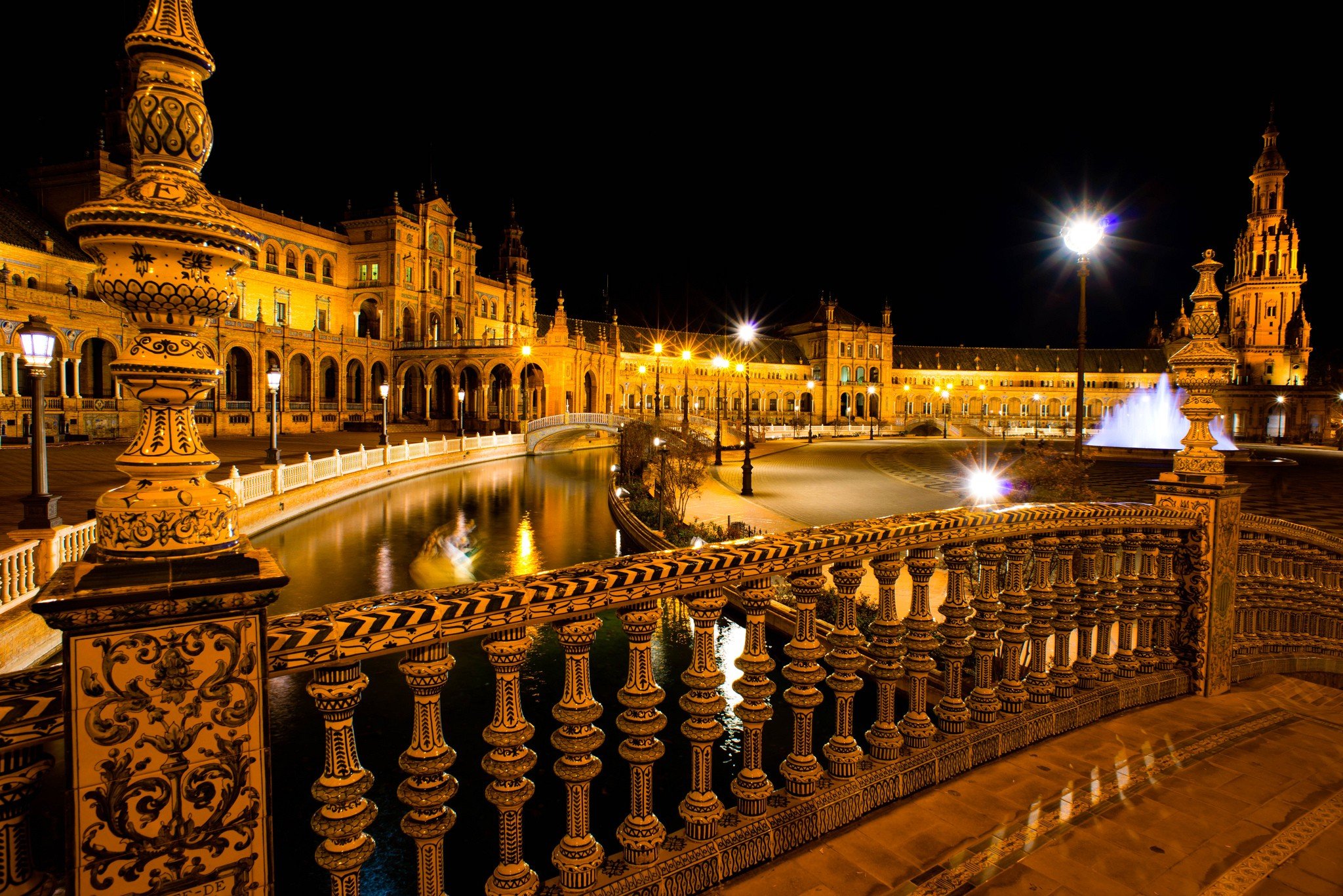 Plaza de España at night in Seville, Spain HD Wallpaper
