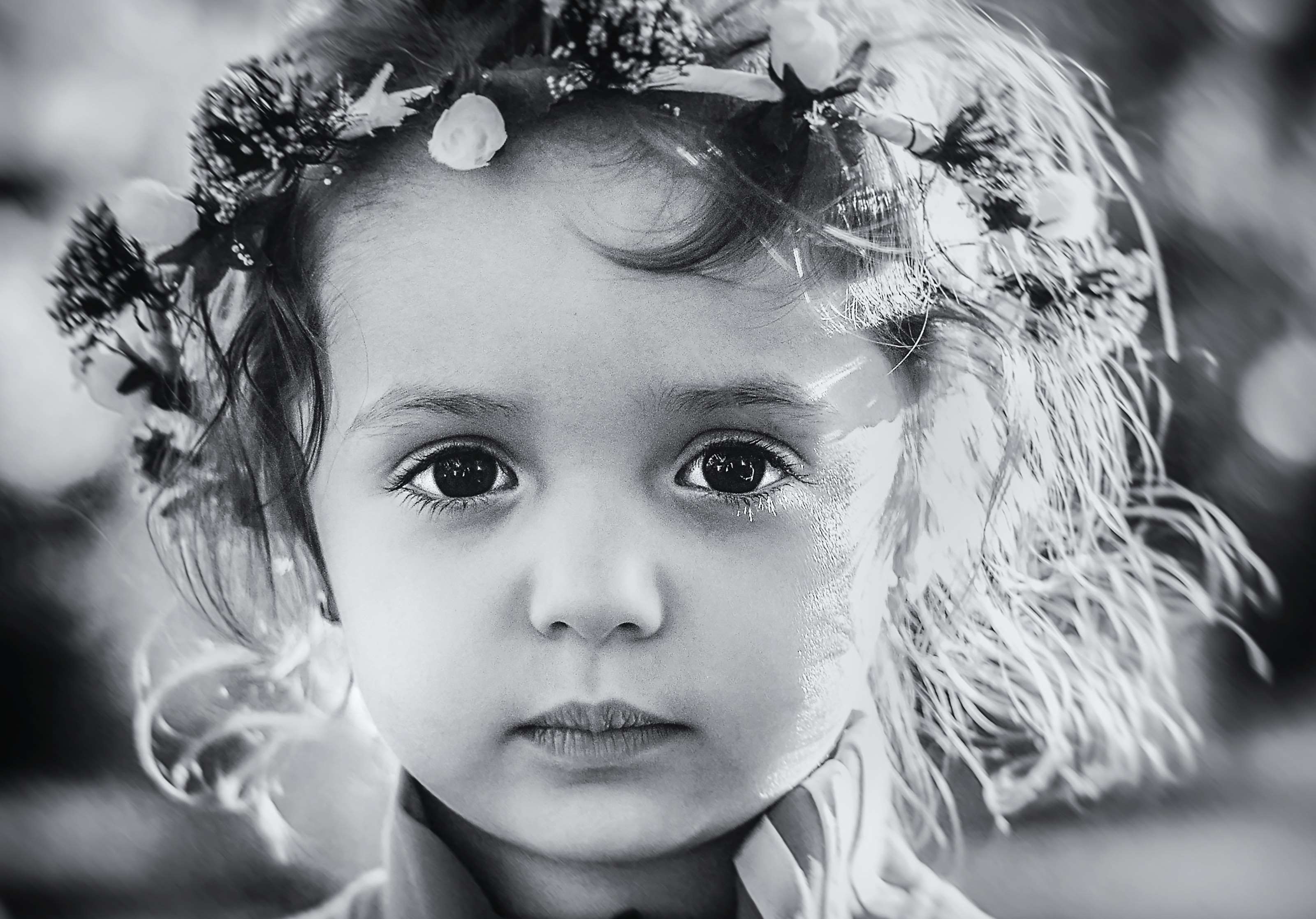 Black and white portrait of a young girl with a flower crown HD Wallpaper