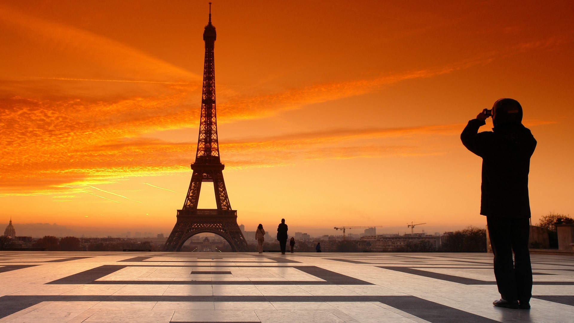 Eiffel Tower at sunset with people HD Wallpaper