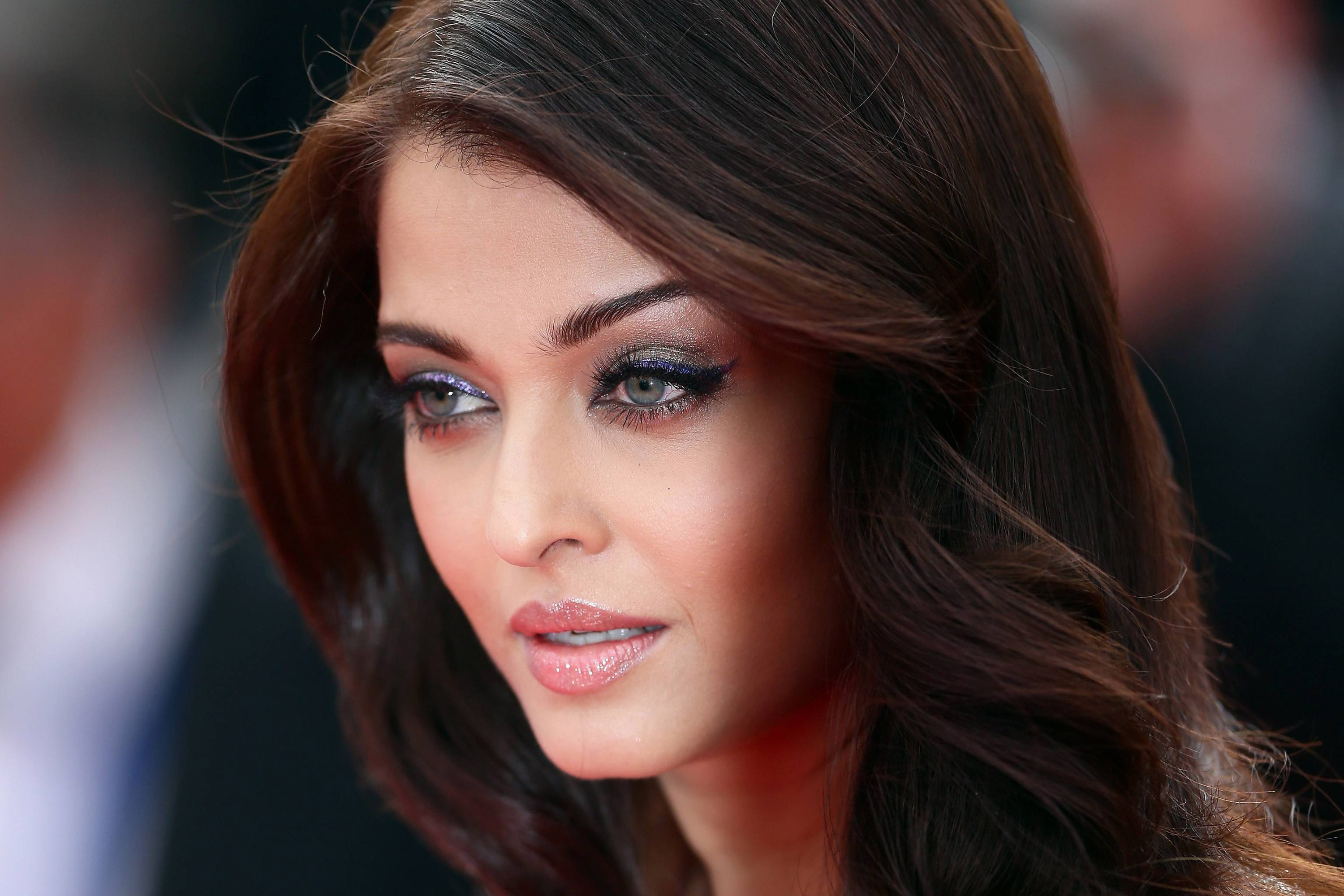 Aishwarya Rai close-up portrait HD Wallpaper