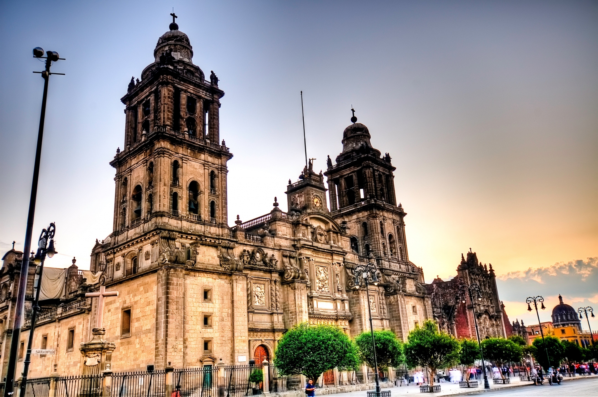Metropolitan Cathedral of Mexico City at sunset HD Wallpaper