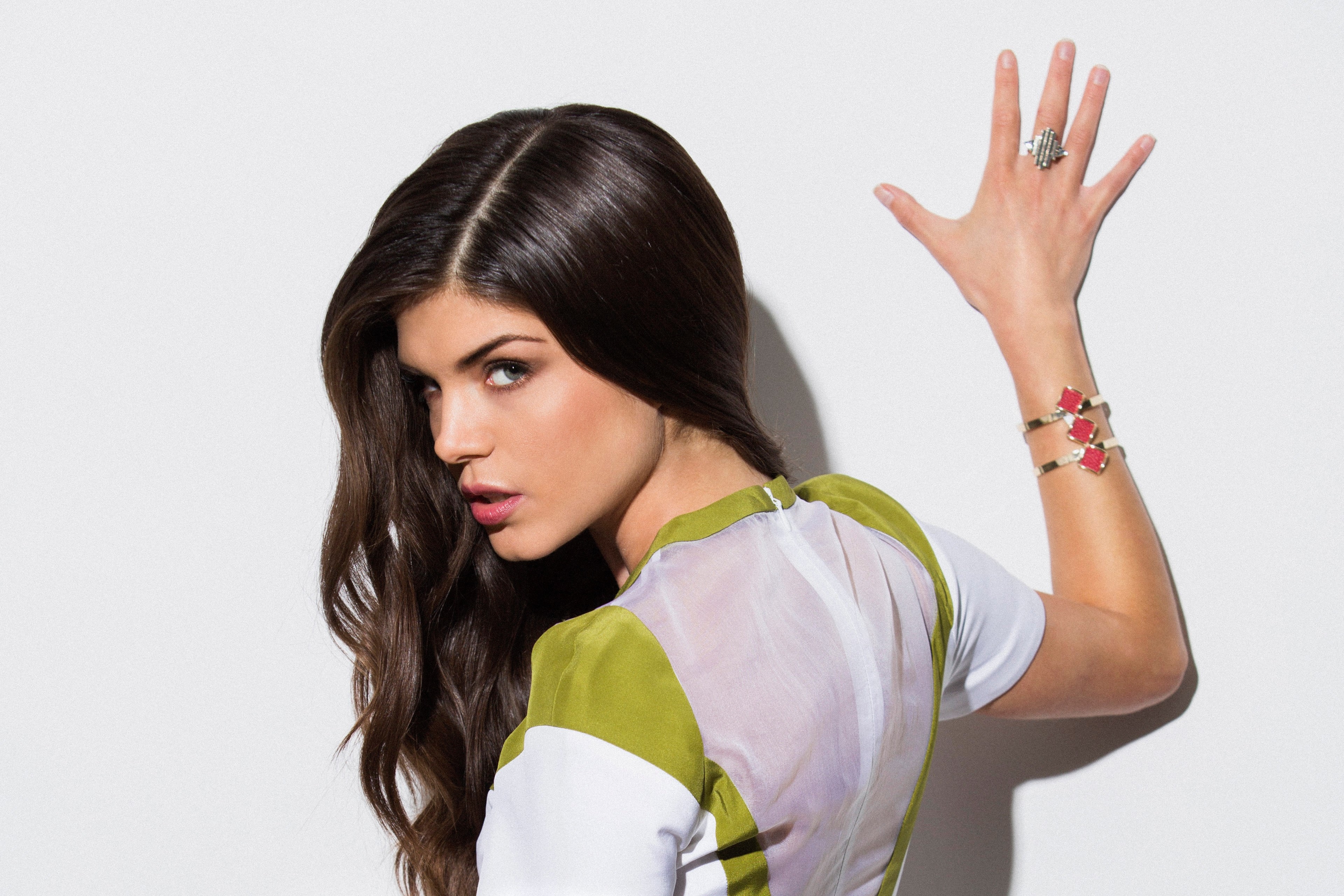 Marie Avgeropoulos 4K HD Wallpaper