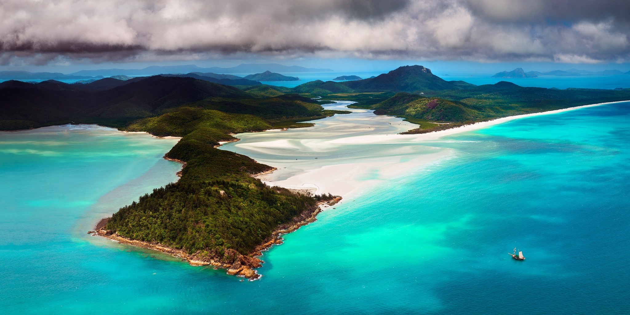 Aerial view of Whitehaven Beach, Whitsundays, Australia HD Wallpaper