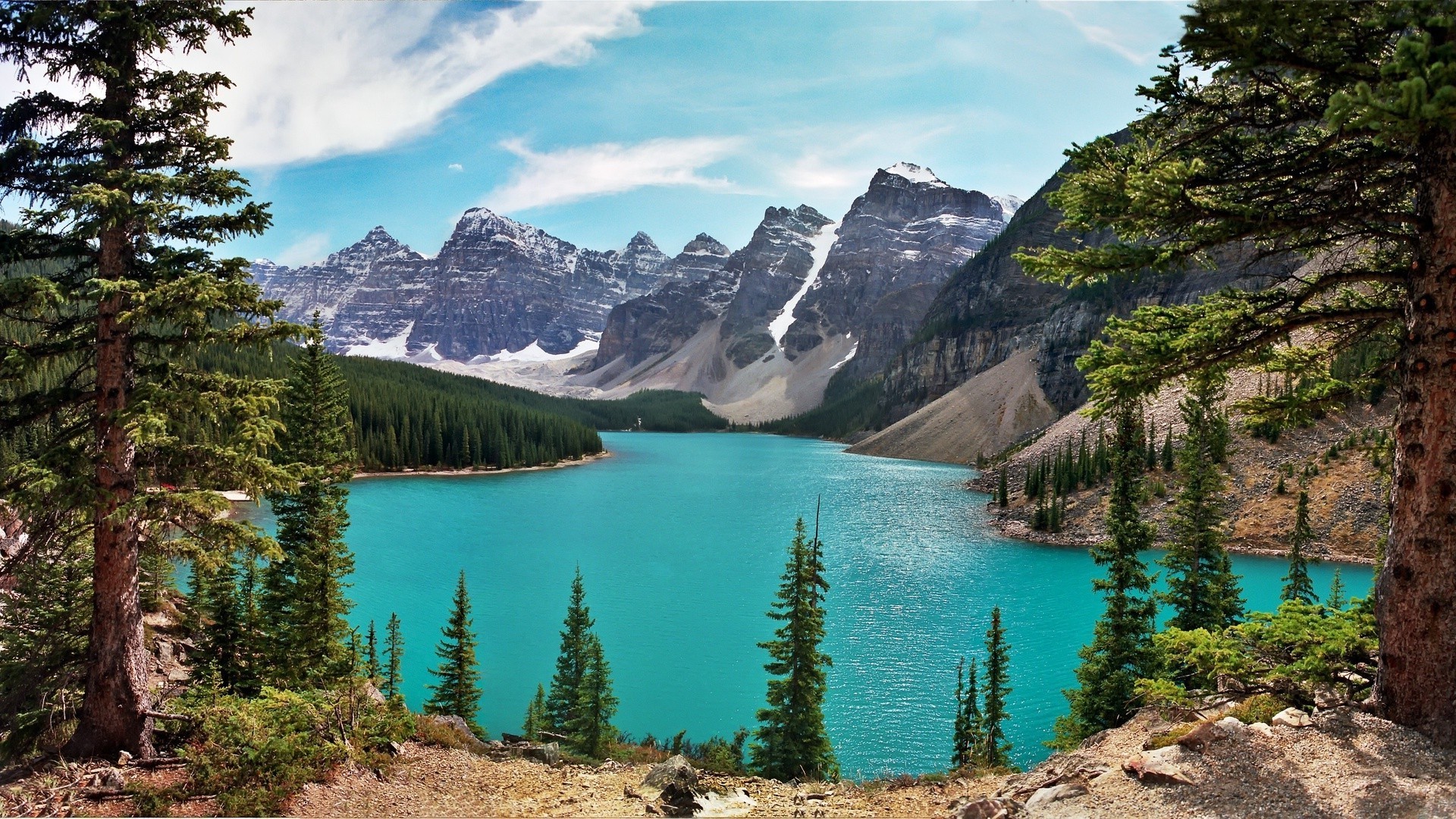 Moraine Lake and Mountains in Banff National Park, Canada HD Wallpaper