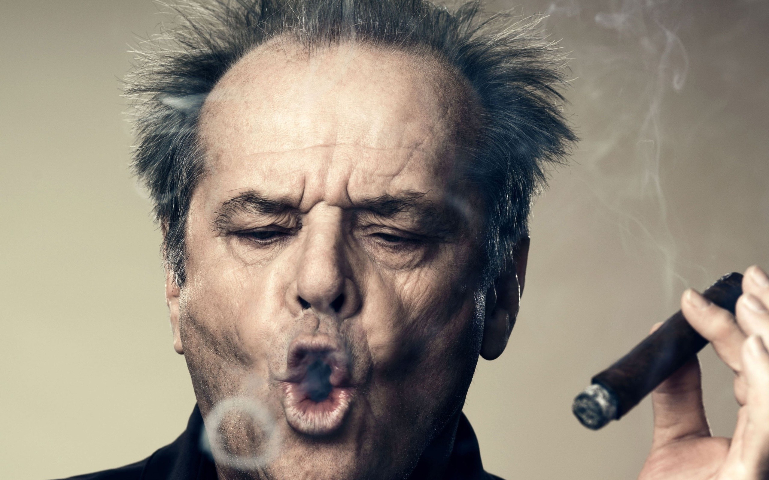 Jack Nicholson smoking a cigar HD Wallpaper