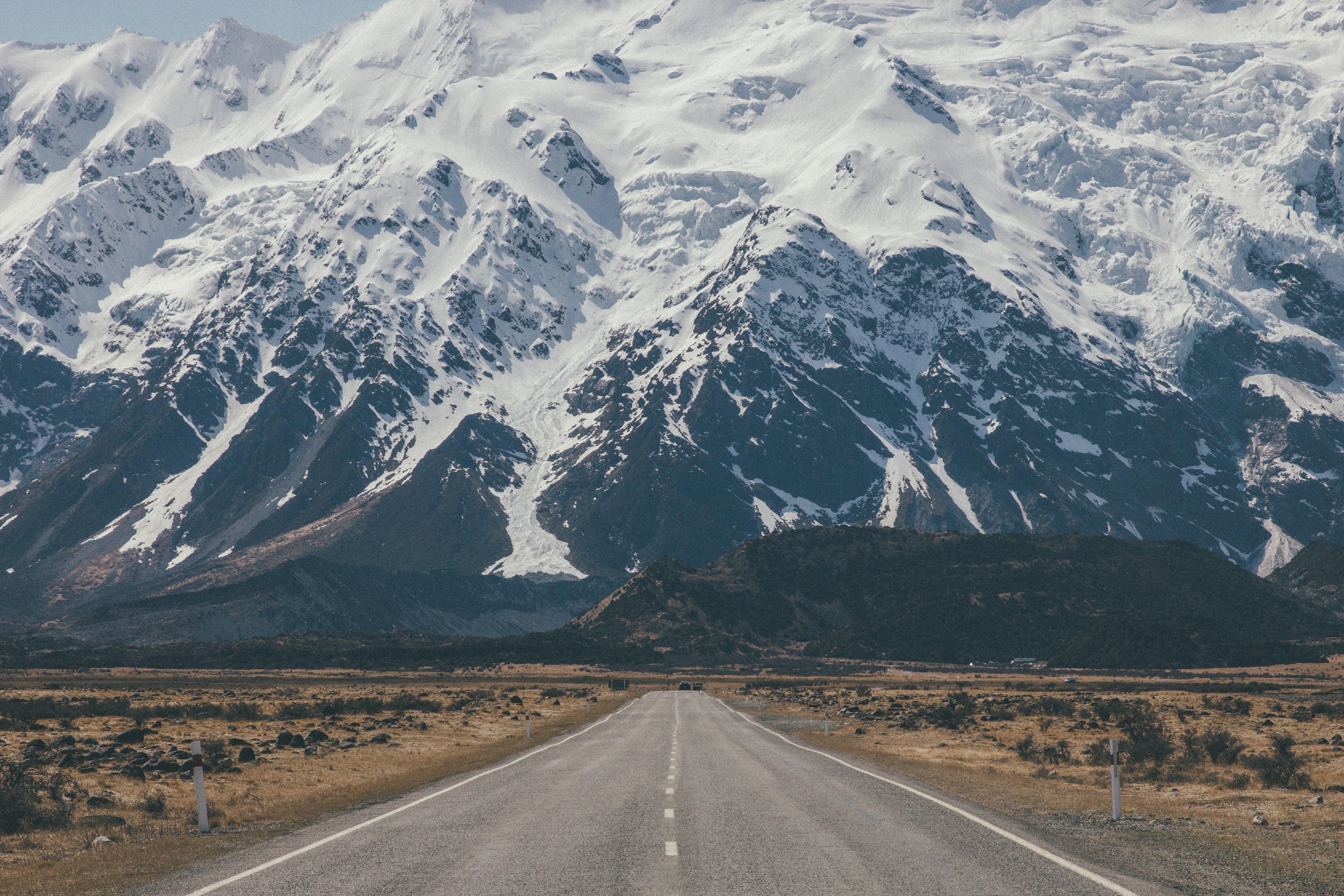 Road leading to snow-capped Aoraki Mount Cook, New Zealand HD Wallpaper