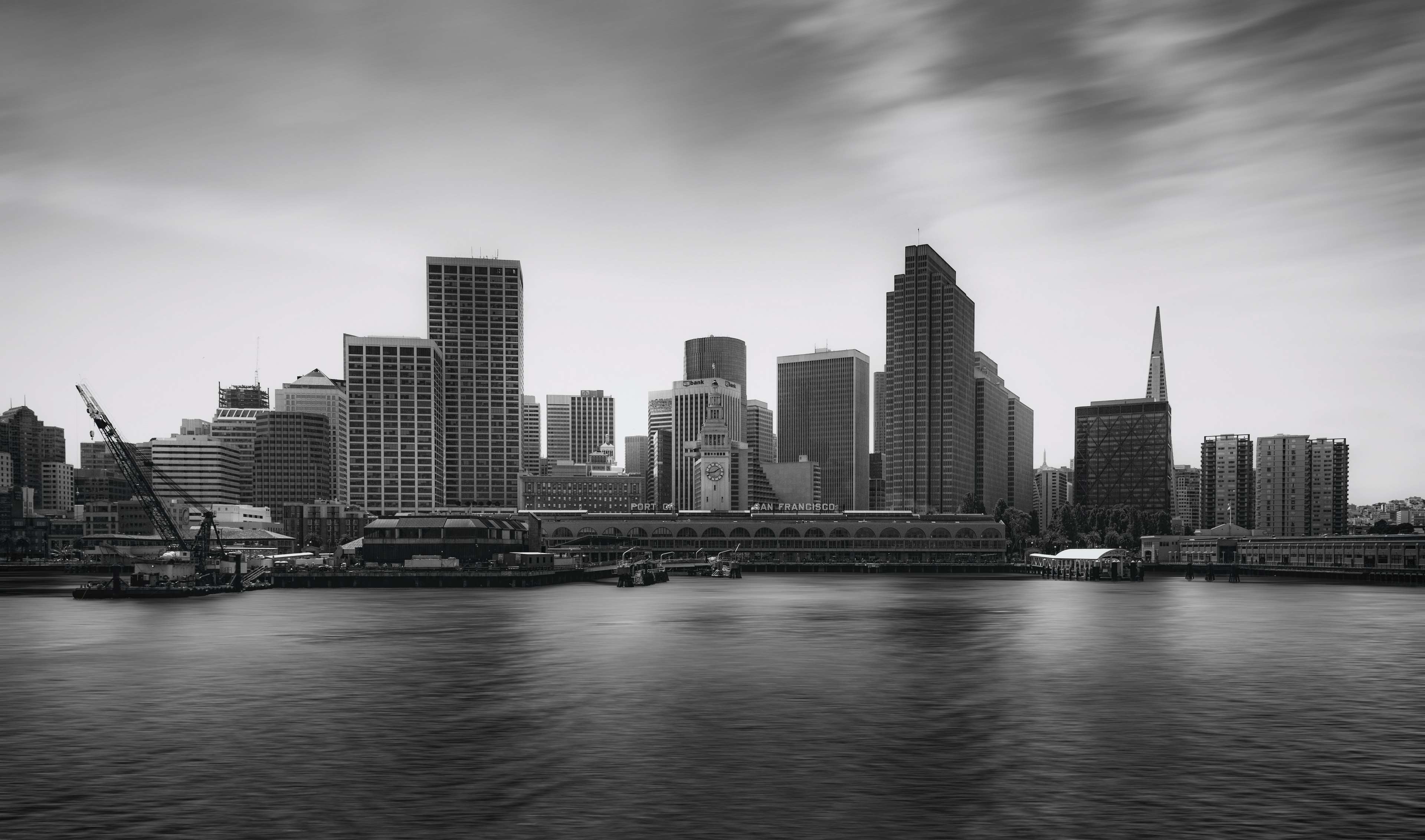 Black and white cityscape of San Francisco waterfront HD Wallpaper
