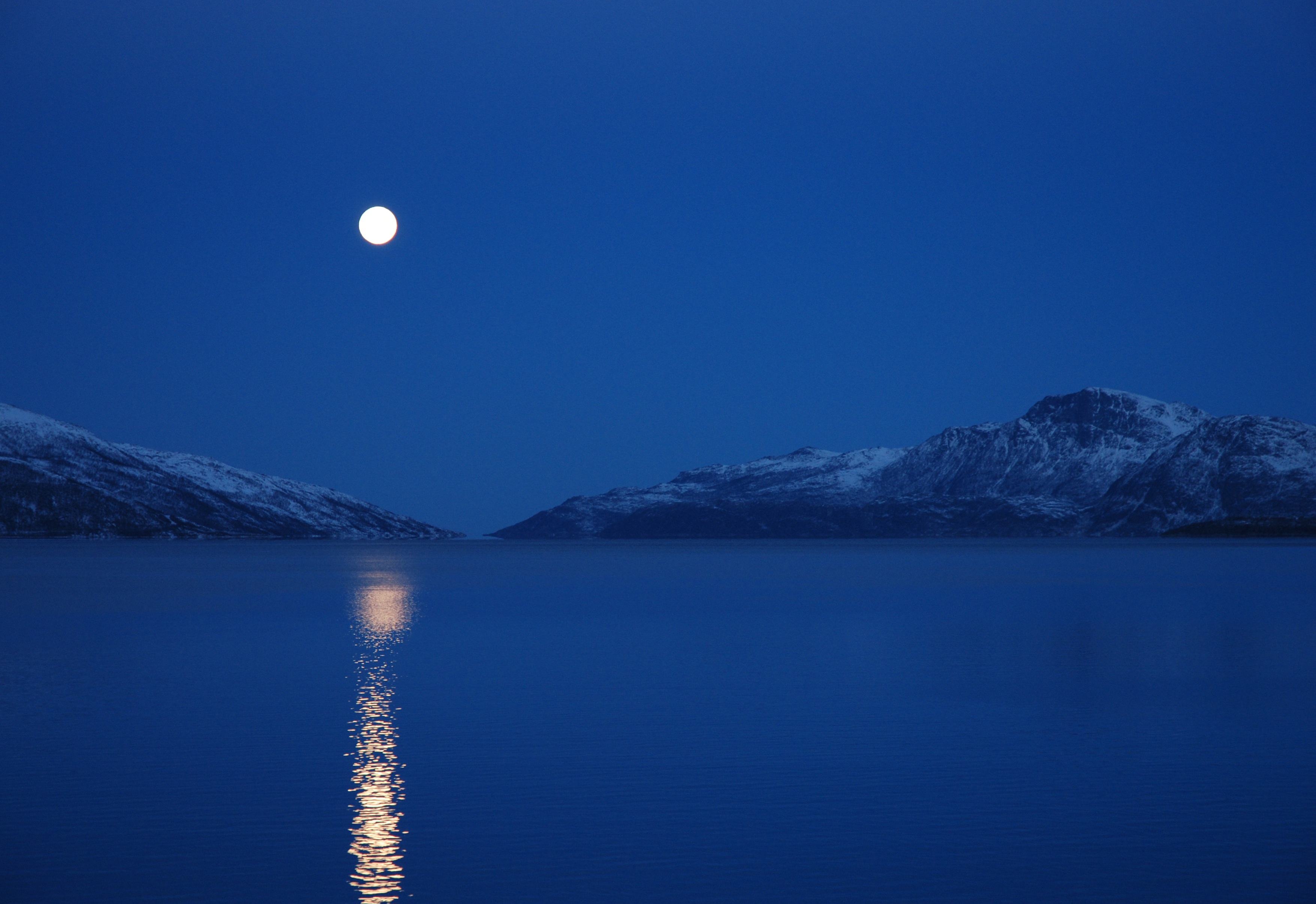 Moonlit lake and snow-capped mountains HD Wallpaper