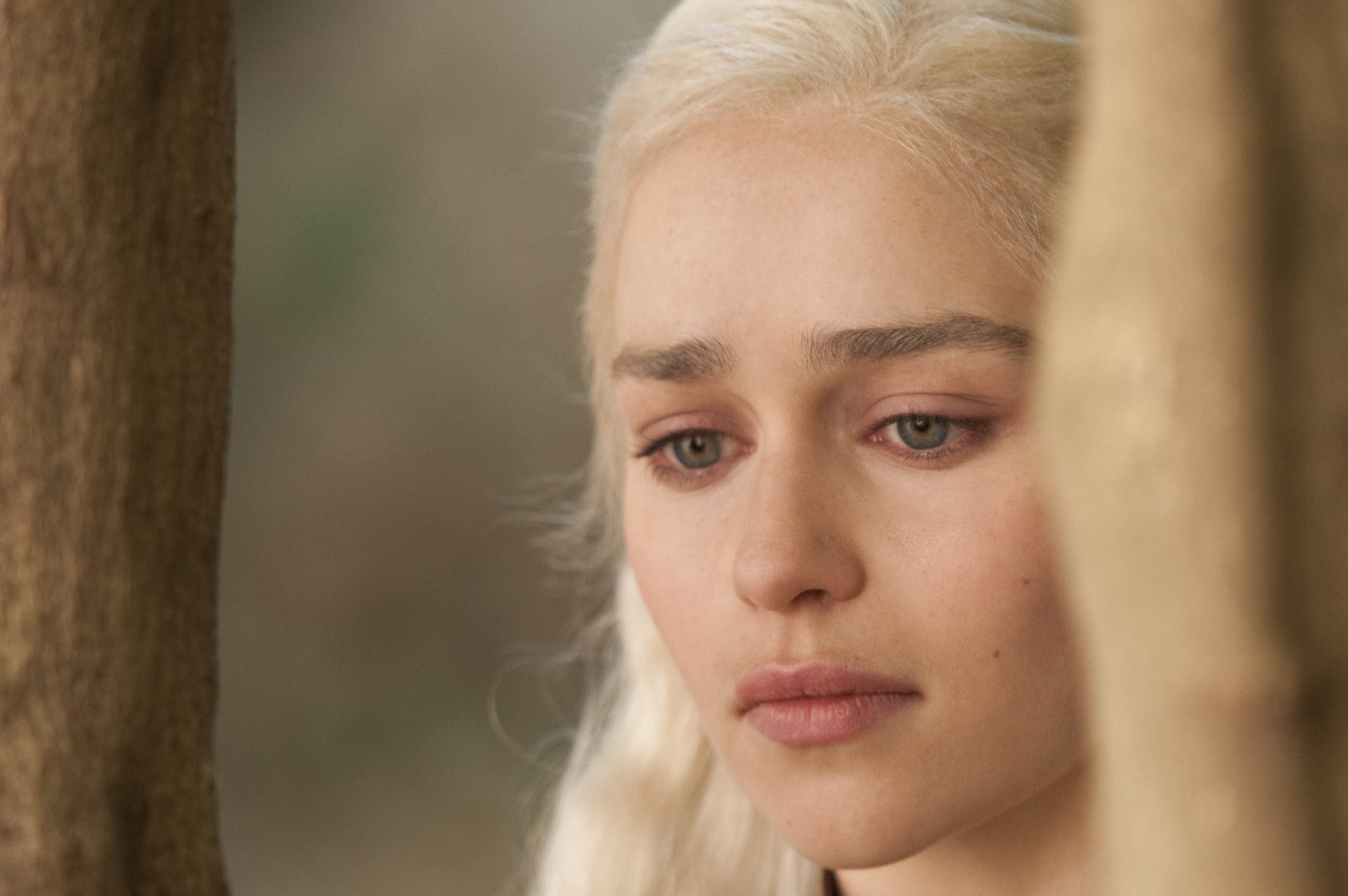 Daenerys Targaryen from Game of Thrones HD Wallpaper
