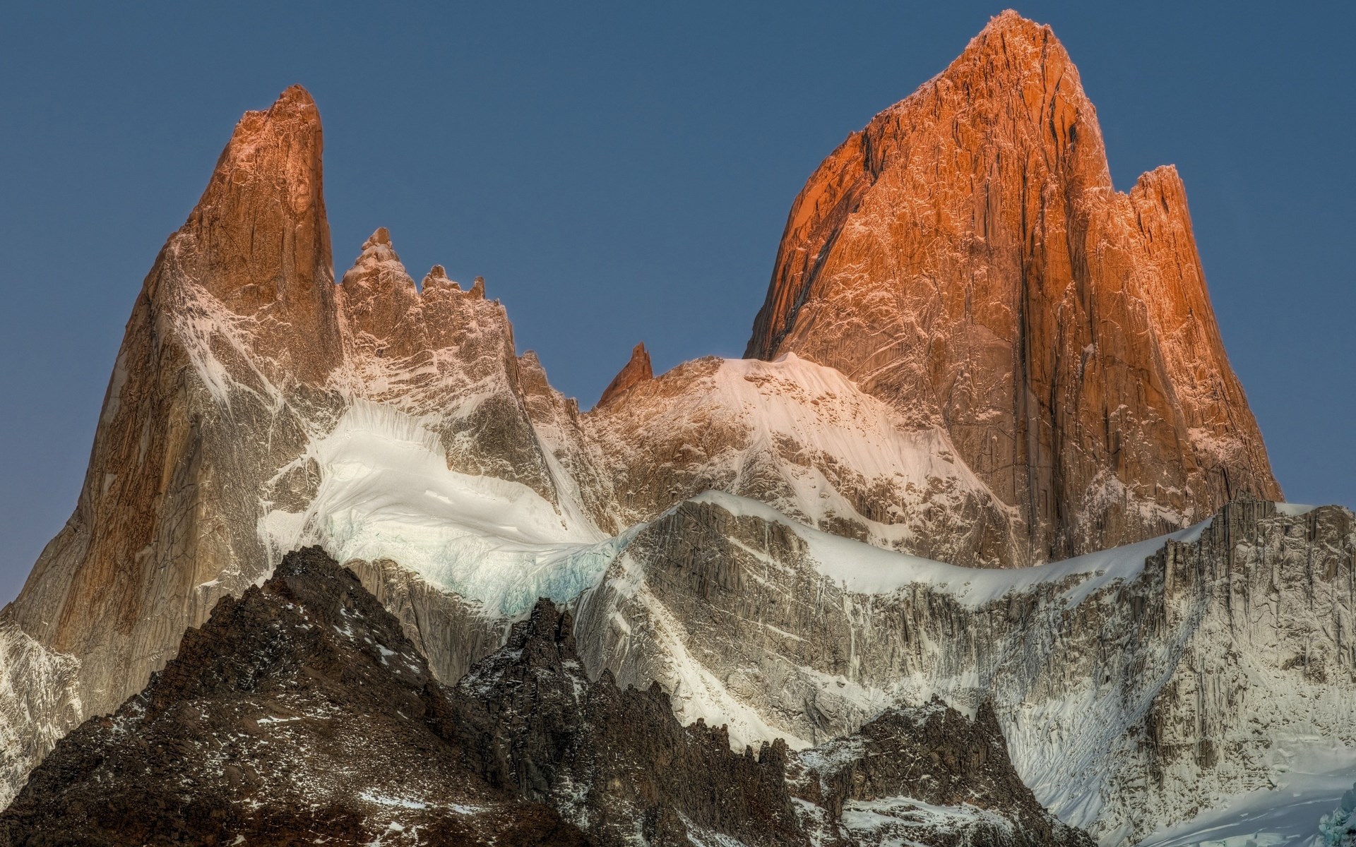 Fitz Roy mountain range at sunrise HD Wallpaper