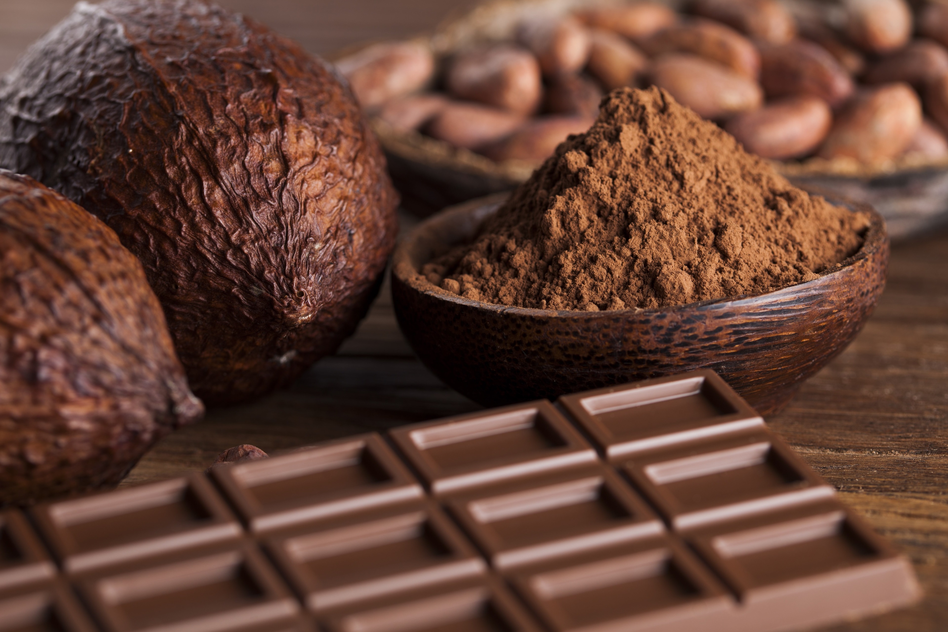 Chocolate bar, cocoa powder, and cocoa beans HD Wallpaper