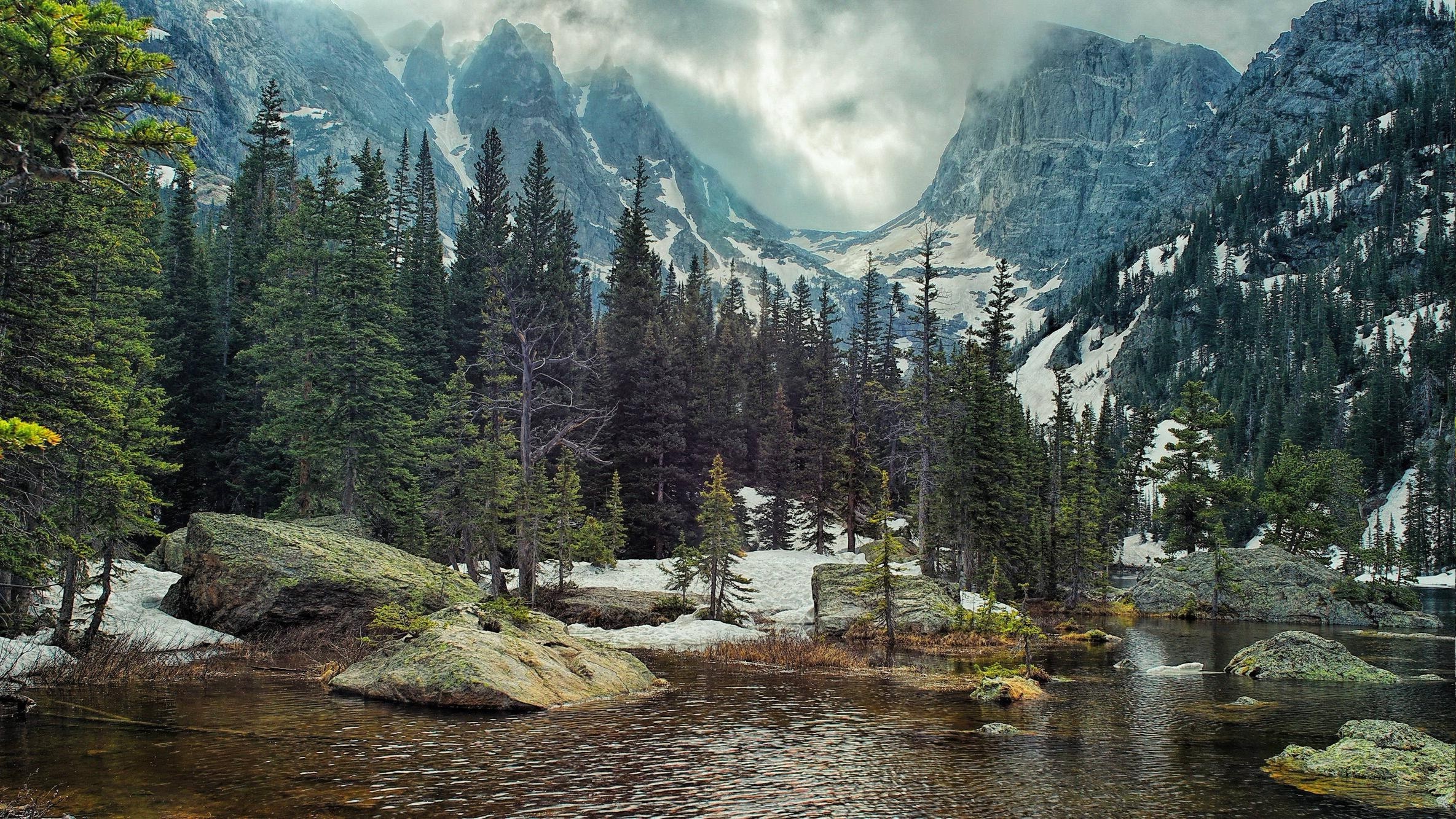 Mountain Lake with Pine Forest and Rocks HD Wallpaper