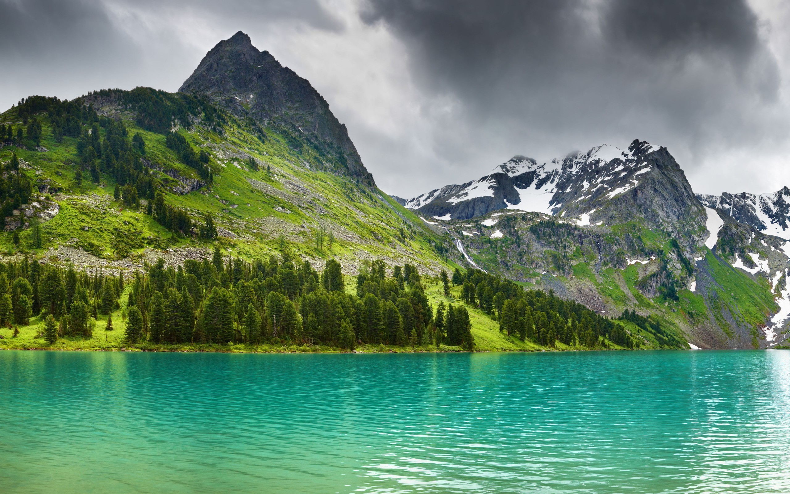 Mountain and Lake with Snow-Capped Peaks HD Wallpaper