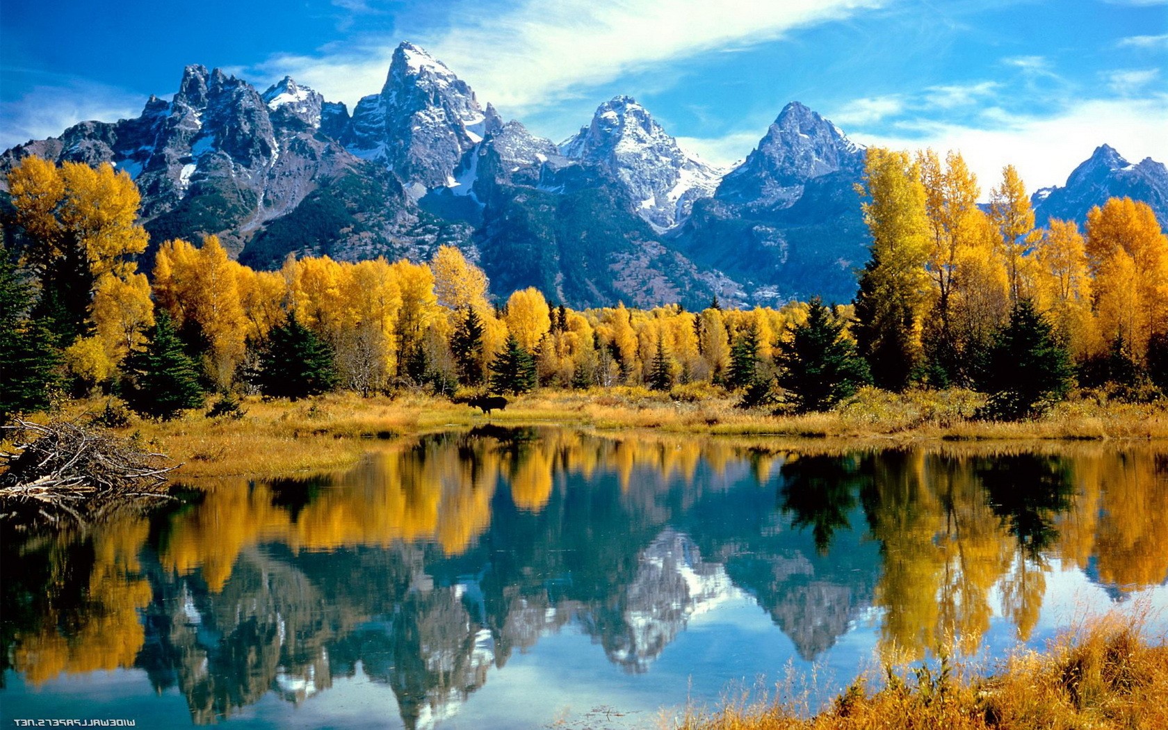 Autumn Mountains Reflected in a Lake HD Wallpaper