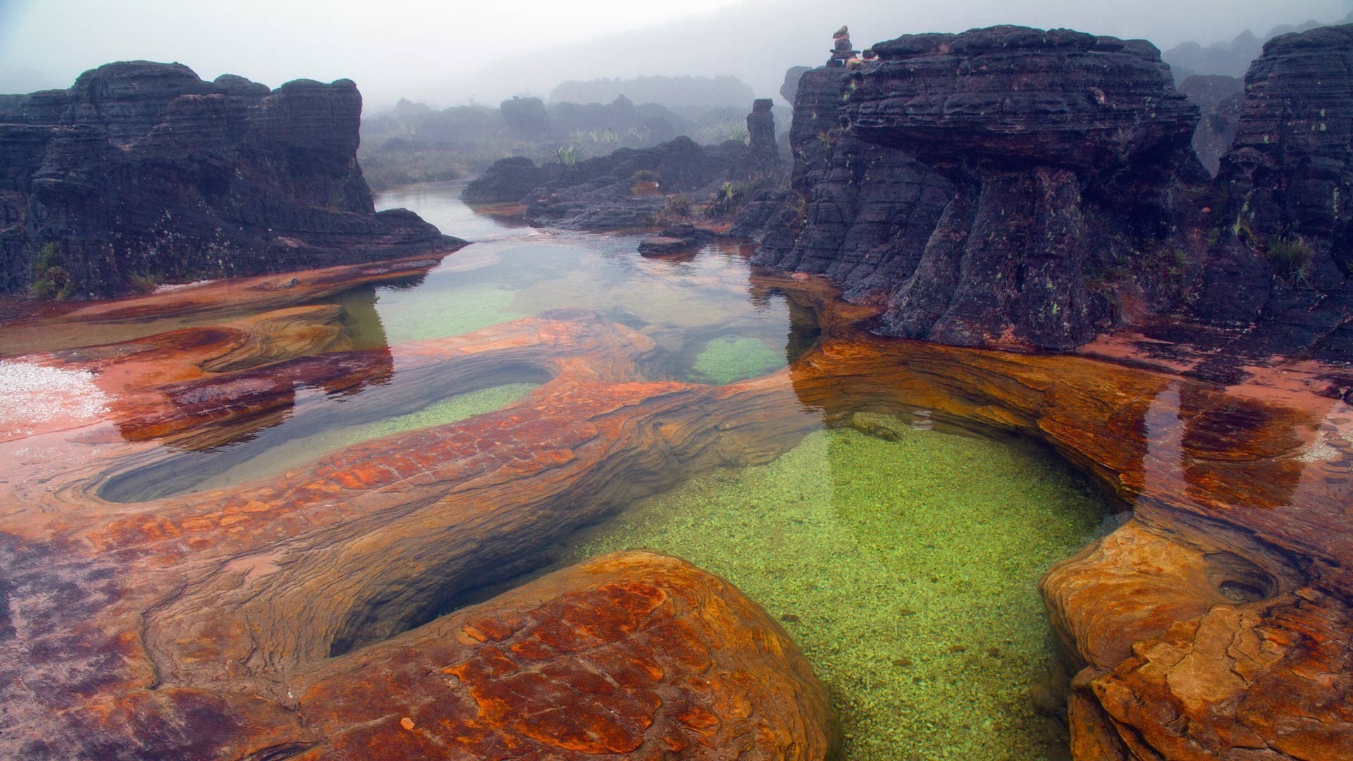 Mount Roraima Misty Rocky Landscape in Venezuela HD Wallpaper