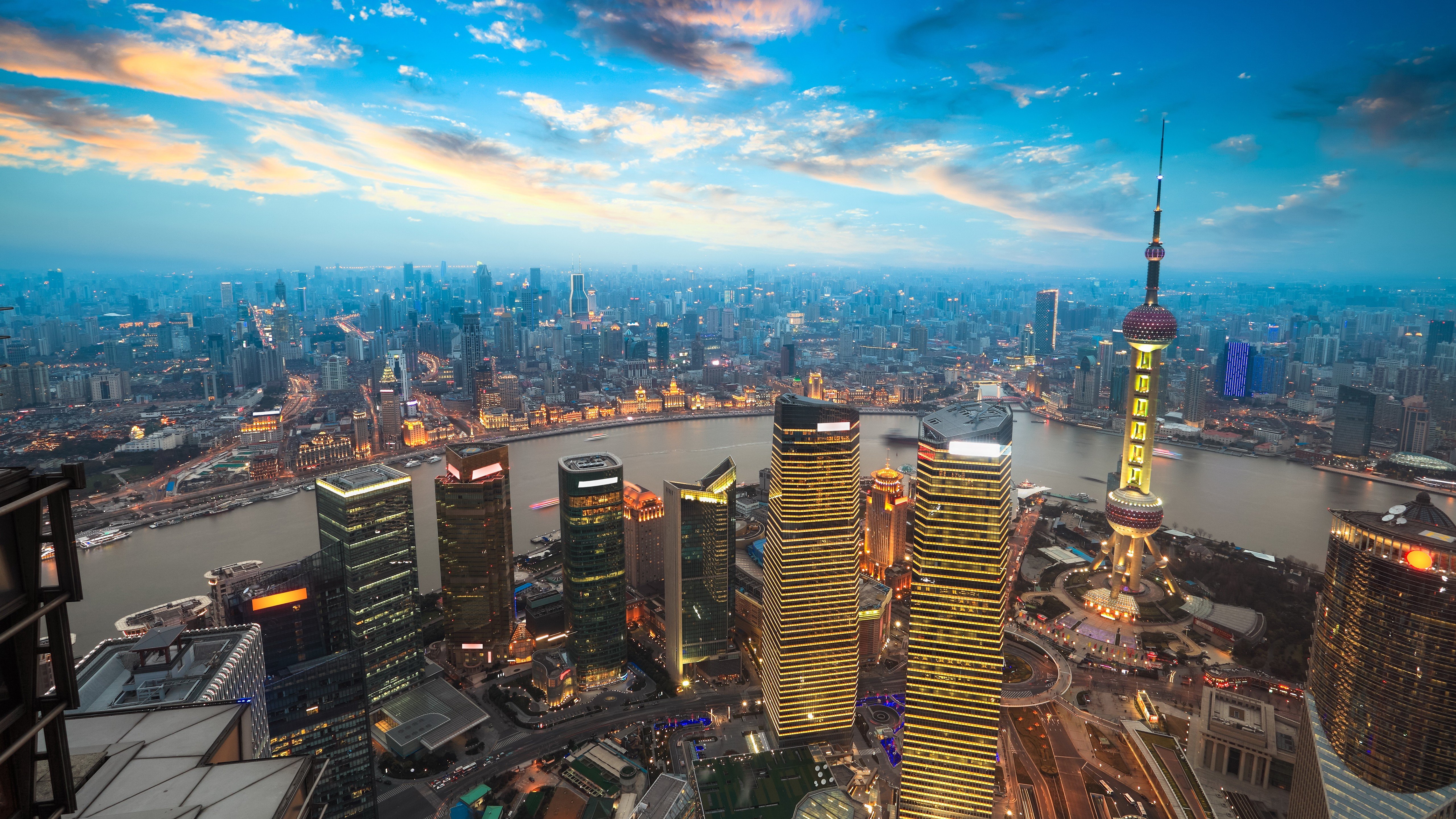 Shanghai skyline with Oriental Pearl Tower at dusk HD Wallpaper