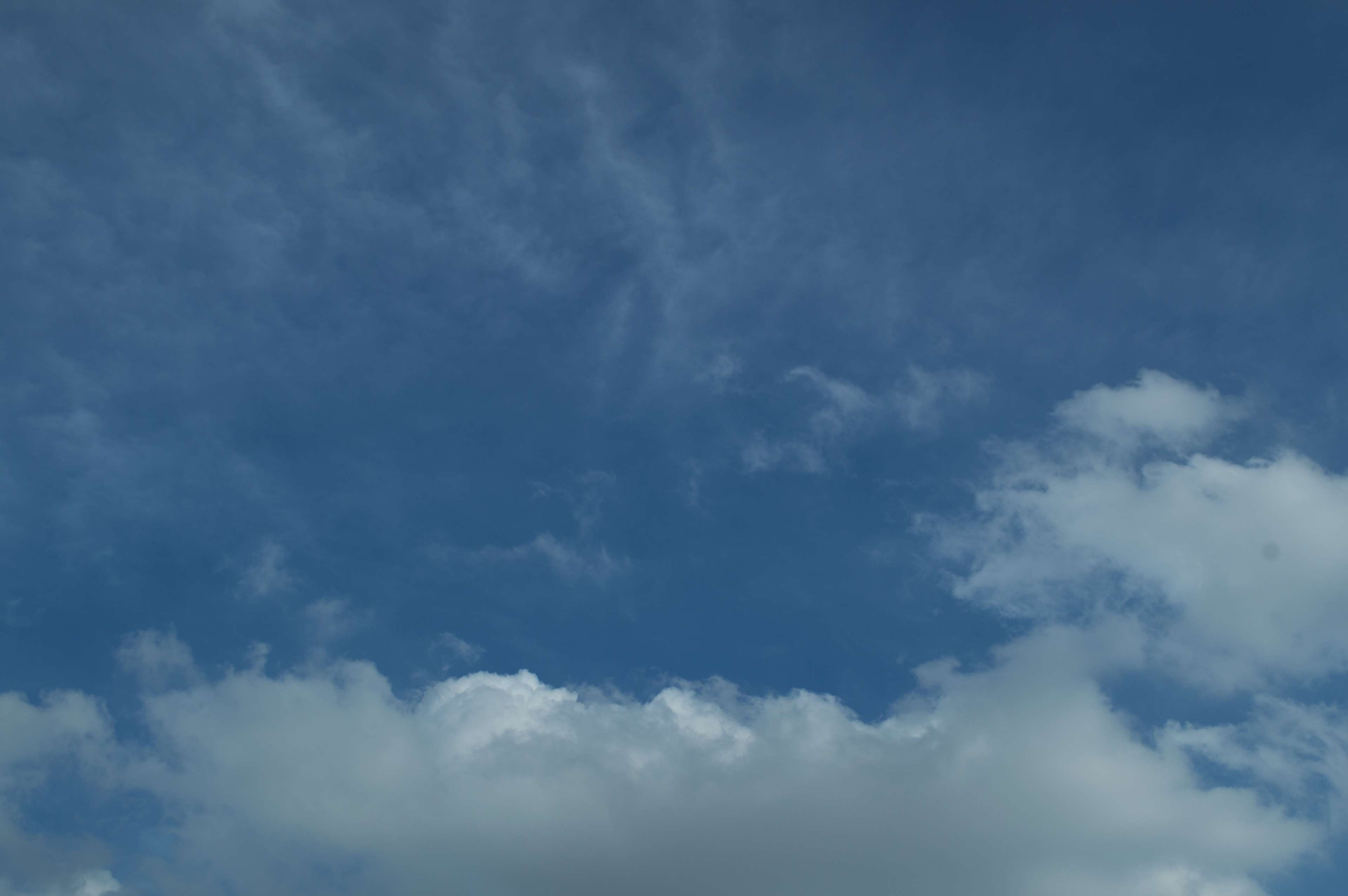 Blue sky with white clouds 4K HD Wallpaper