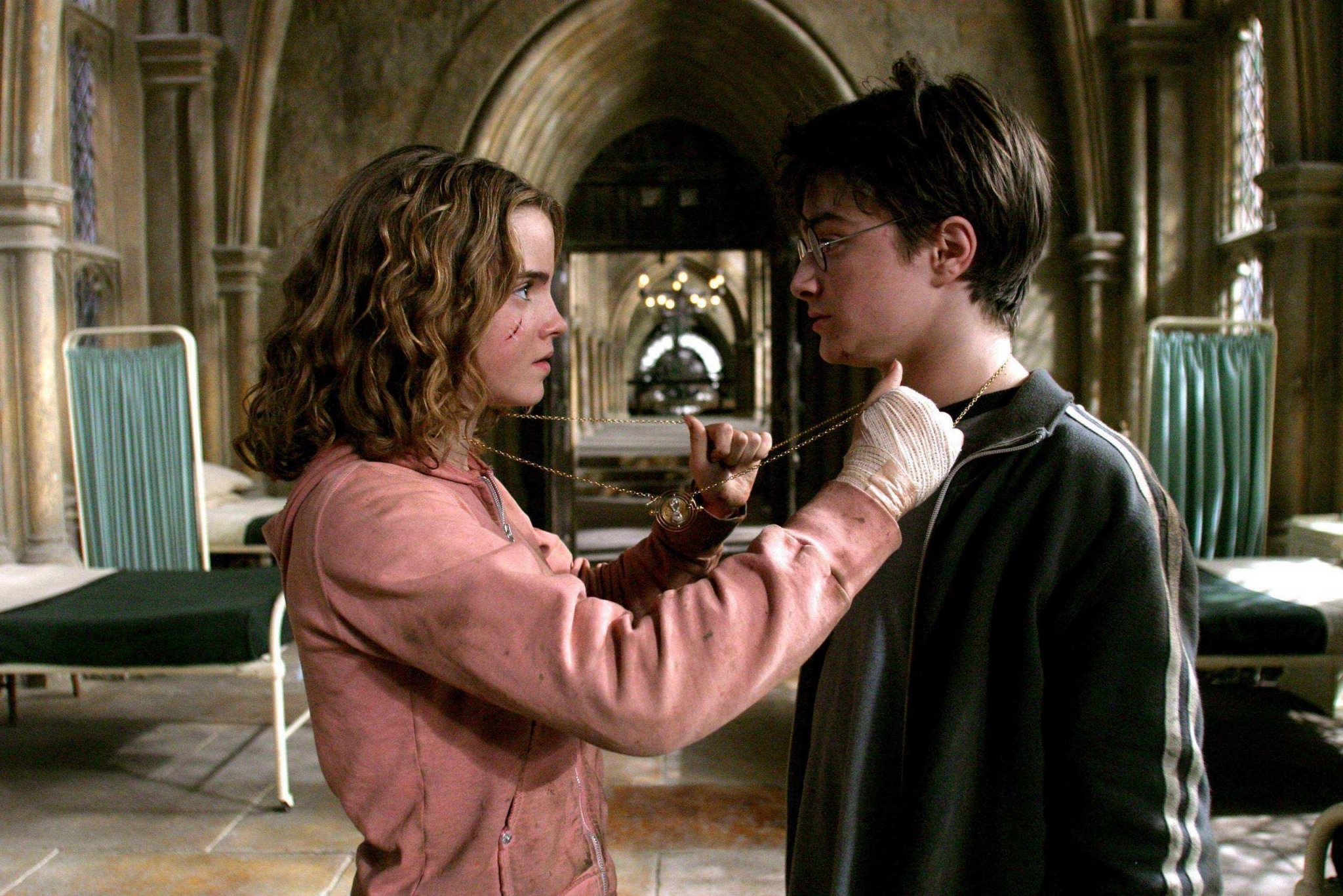 Hermione Granger and Harry Potter from Harry Potter HD Wallpaper