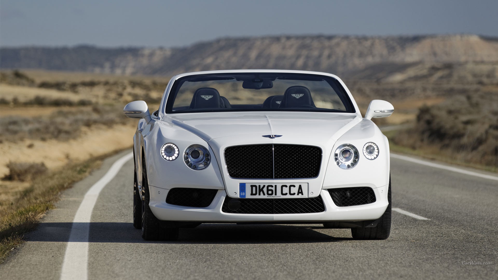 White Bentley Continental GT Convertible on a Desert Road HD Wallpaper