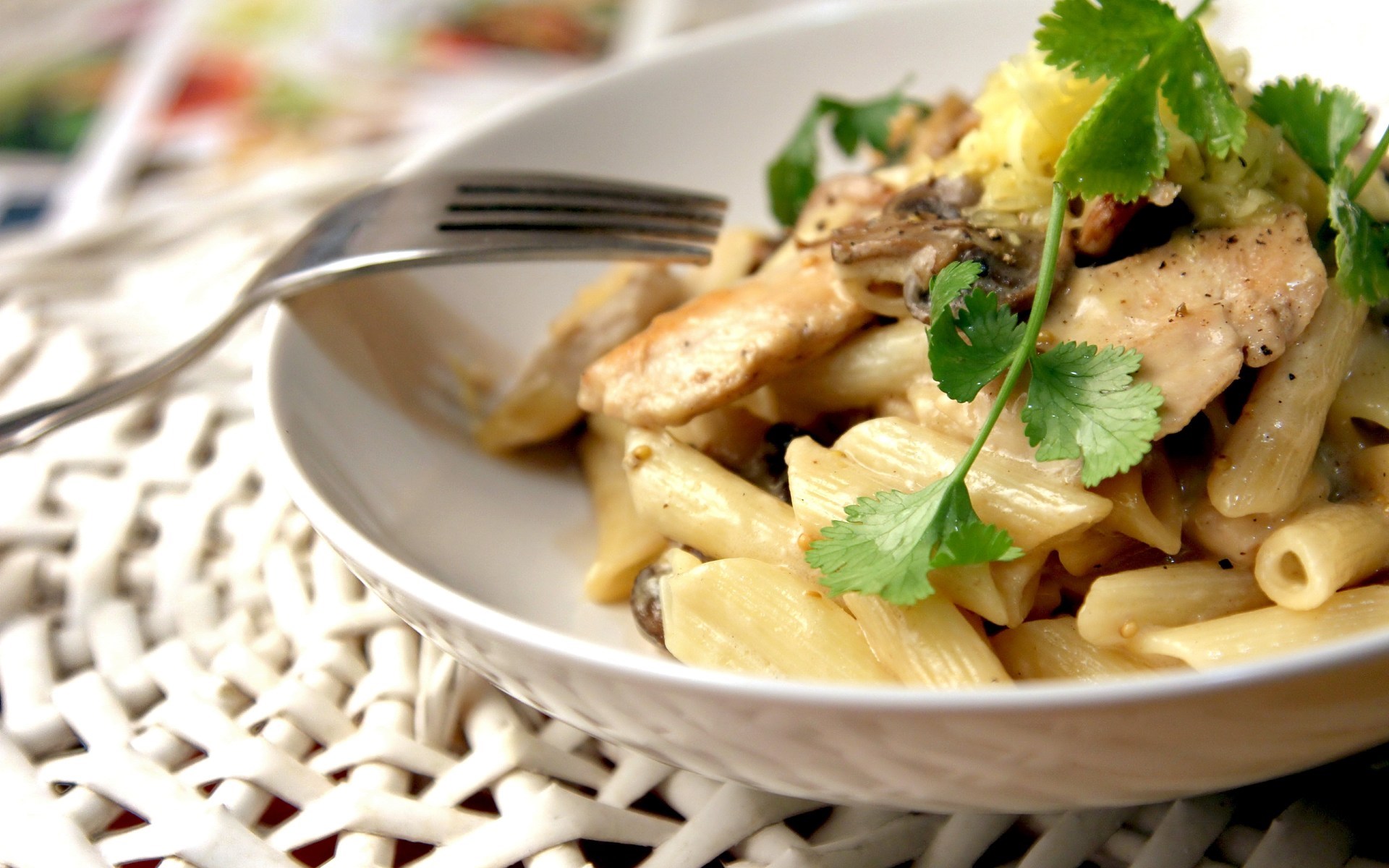 Chicken and Mushroom Penne Pasta HD Wallpaper