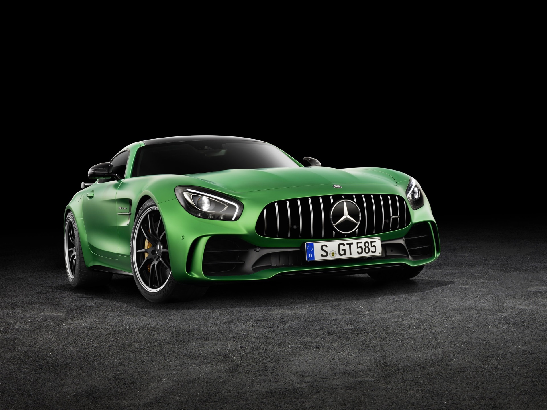 Green Mercedes-AMG GT R HD Wallpaper