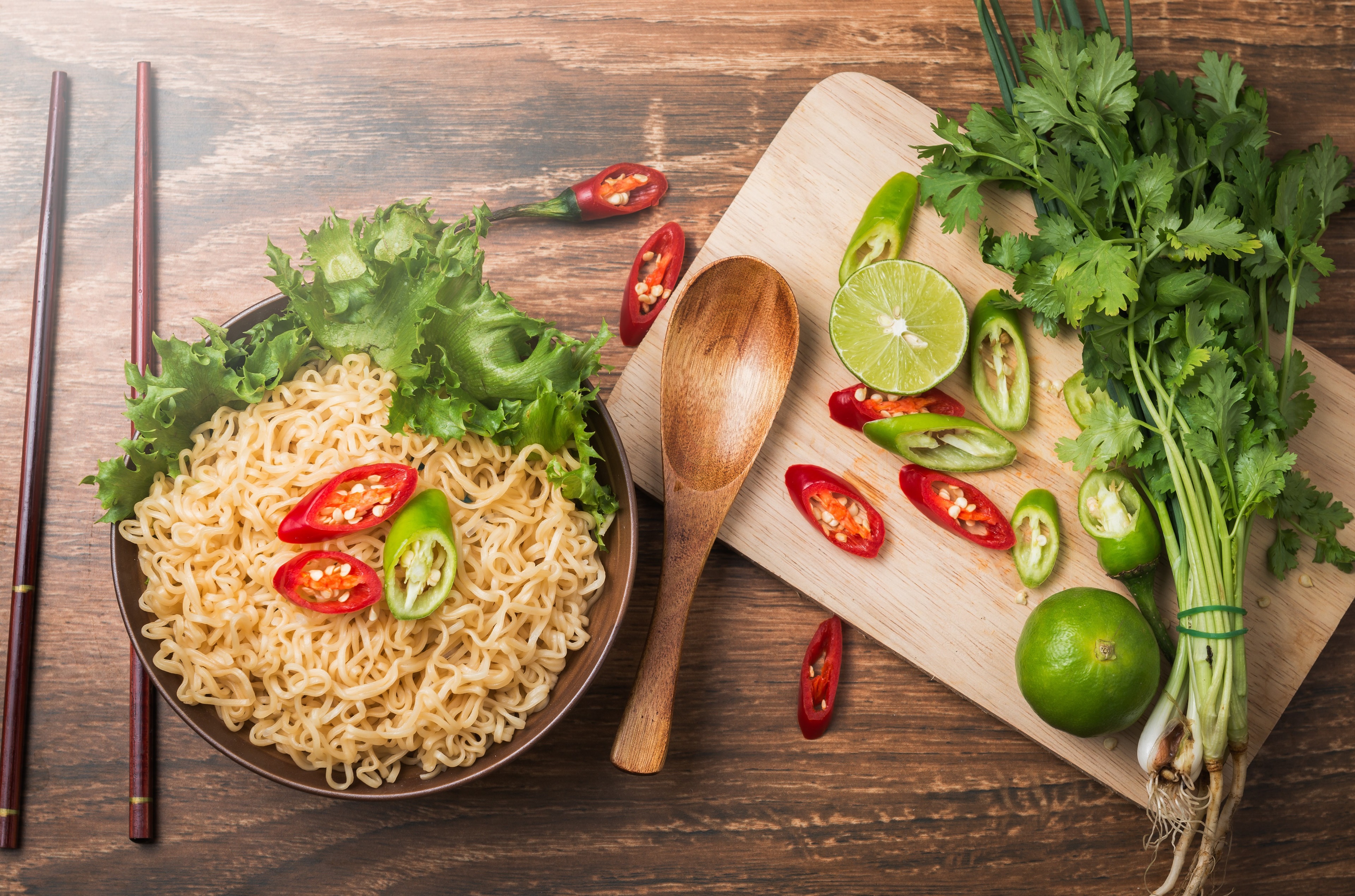 Instant noodles with chili and lime HD Wallpaper