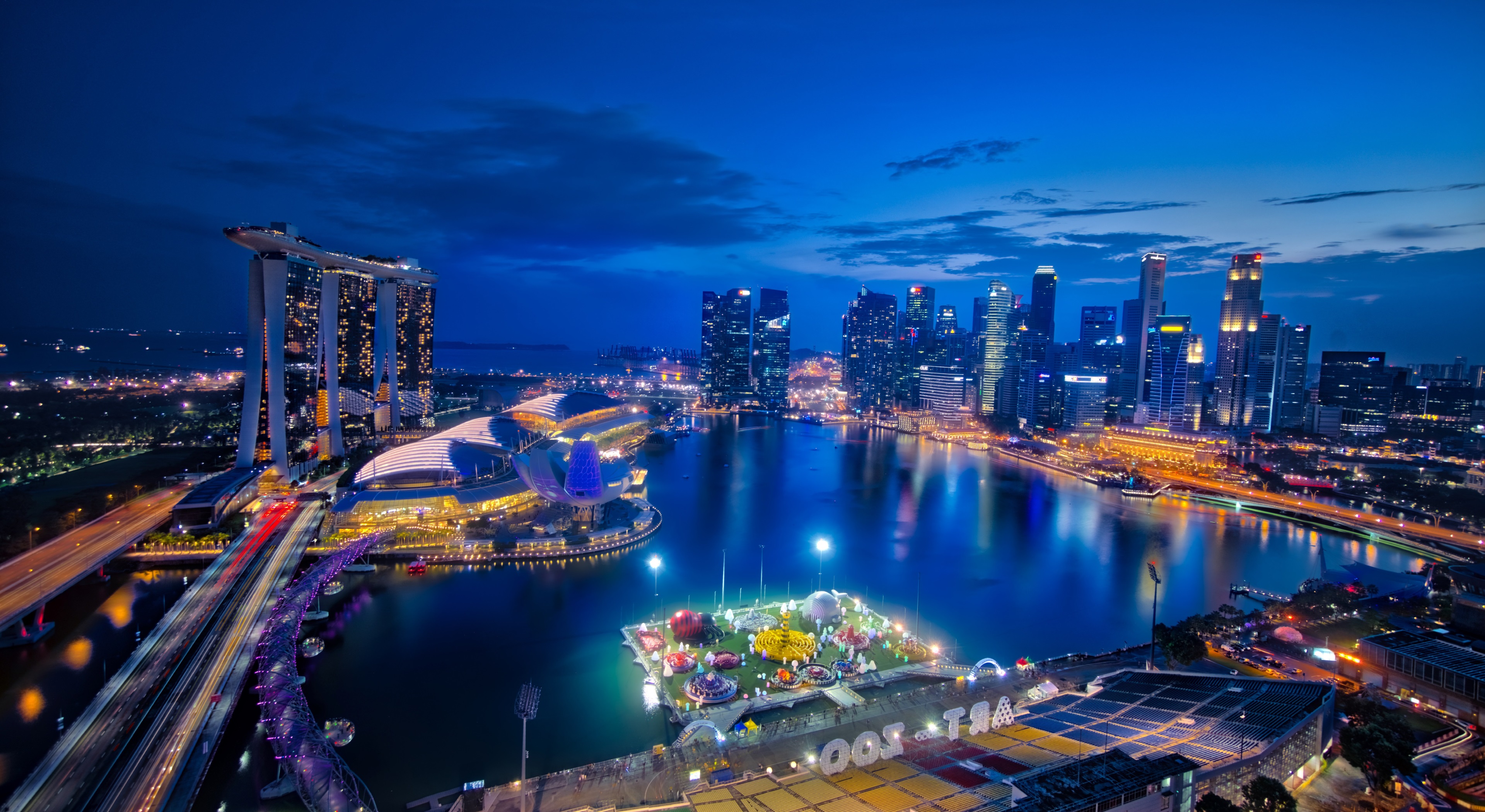 Singapore skyline at night with Marina Bay Sands HD Wallpaper