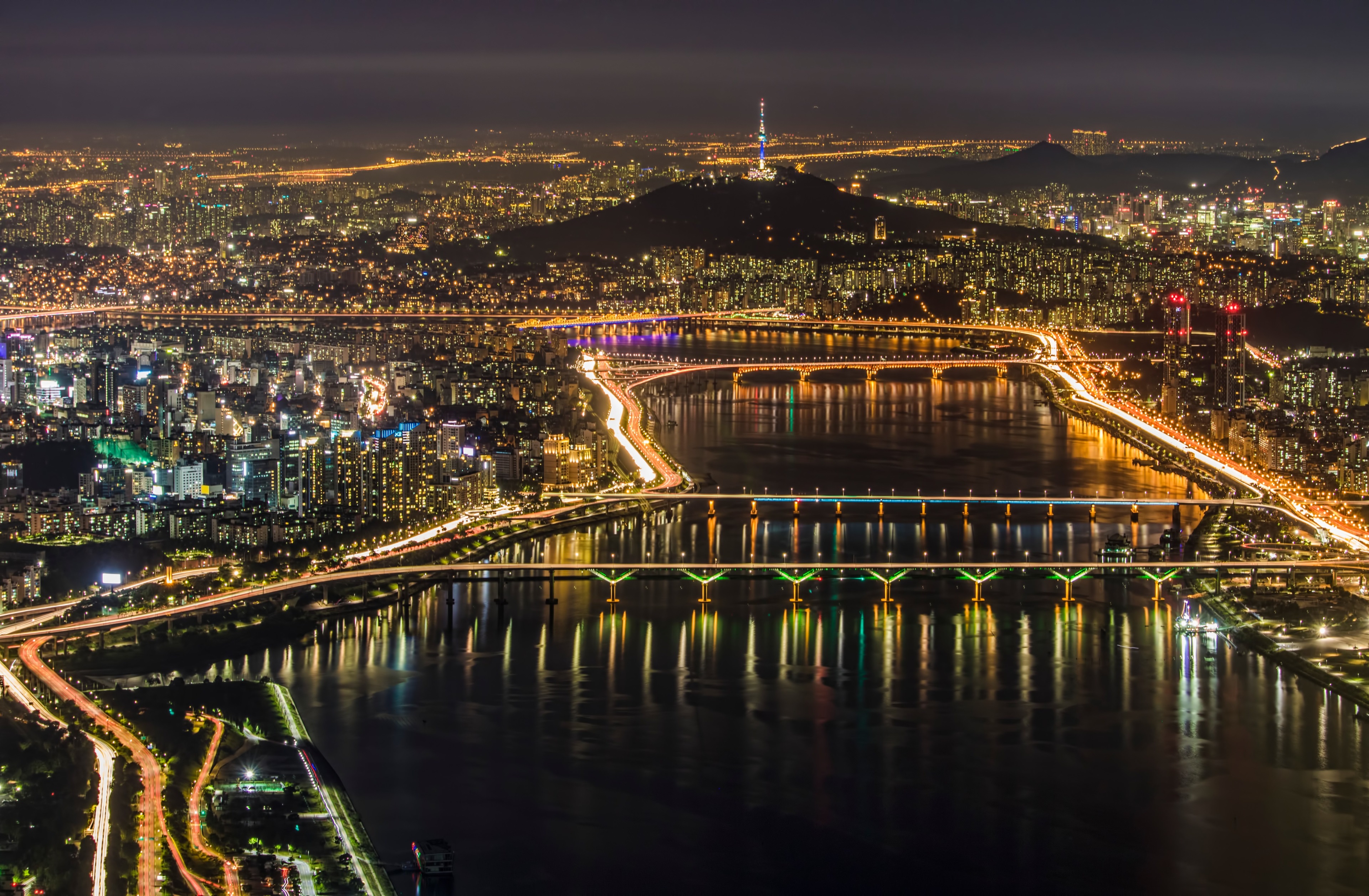 Seoul cityscape with Han River and Namsan Tower at night, 4K HD Wallpaper