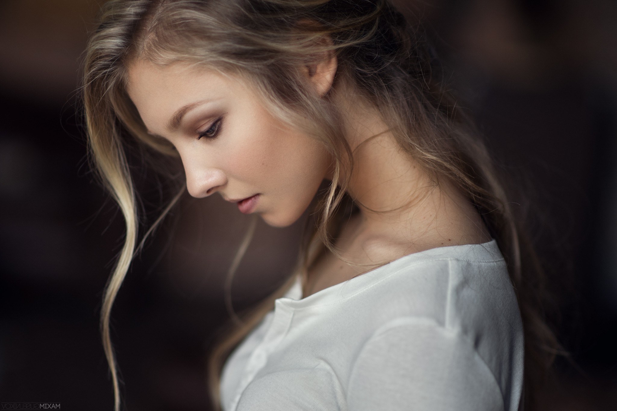 Portrait of a blonde woman by Maxim Guselnikov HD Wallpaper