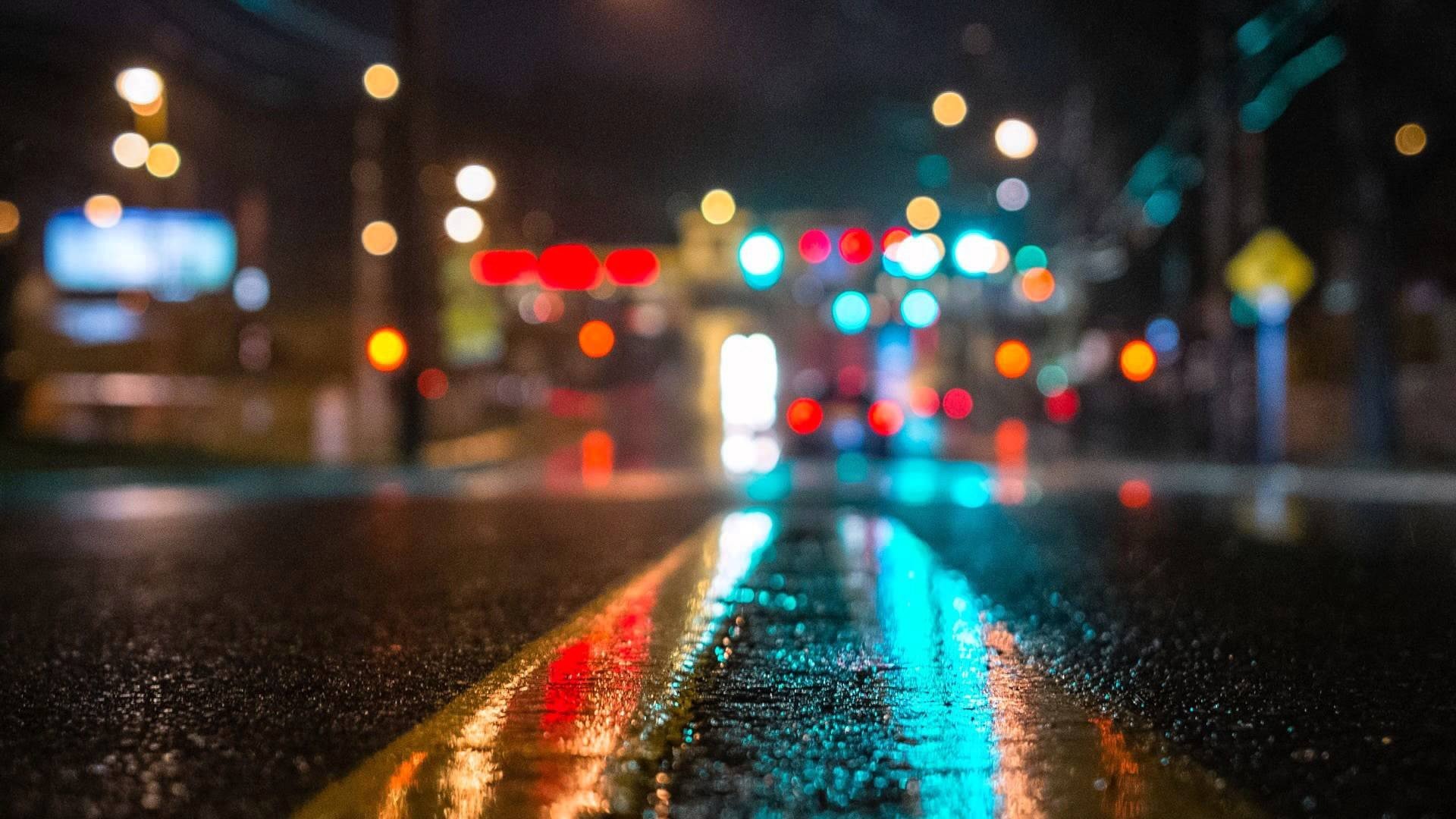 Wet City Street at Night with Traffic Lights Reflection HD Wallpaper