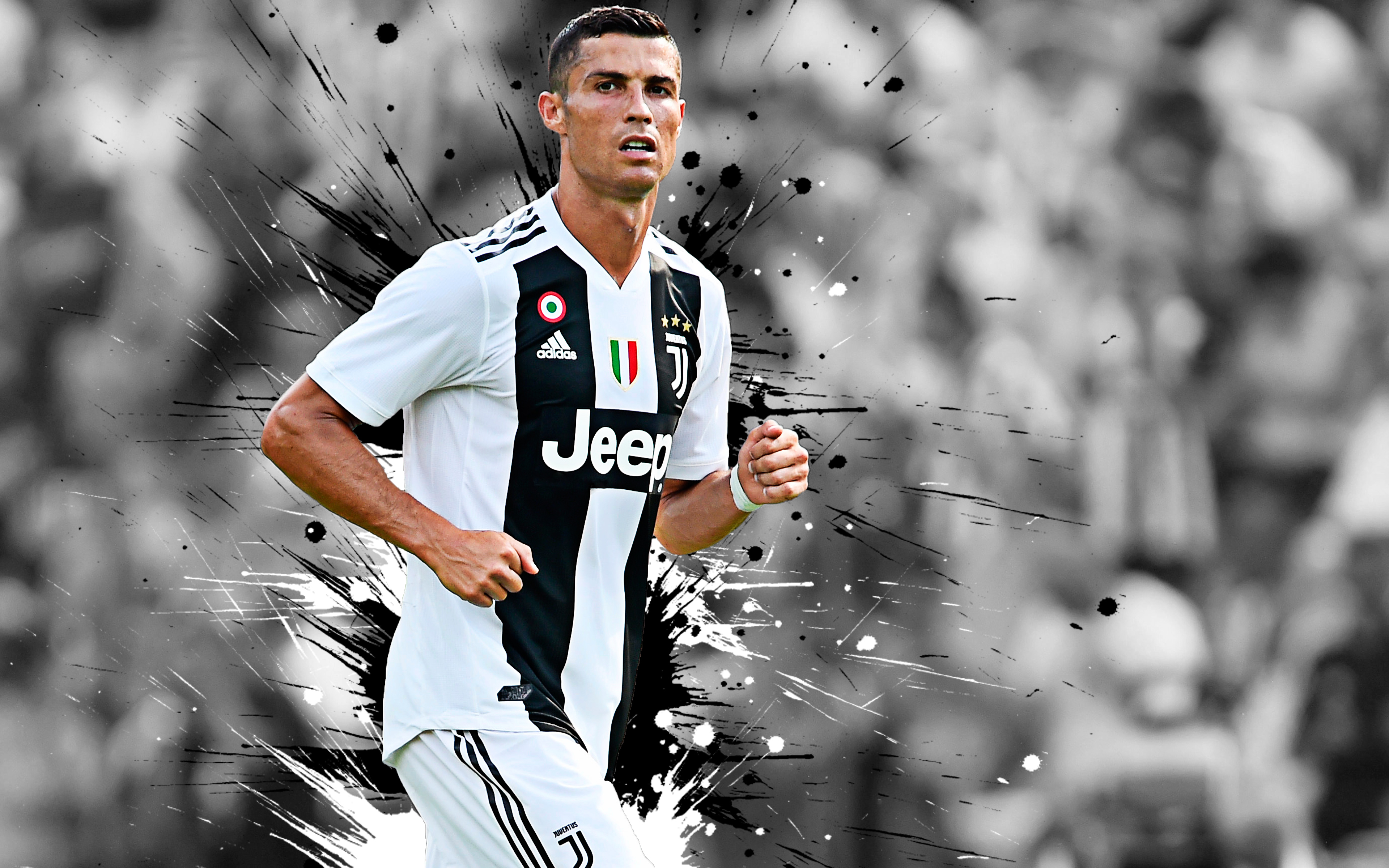 Cristiano Ronaldo playing for Juventus F.C. HD Wallpaper
