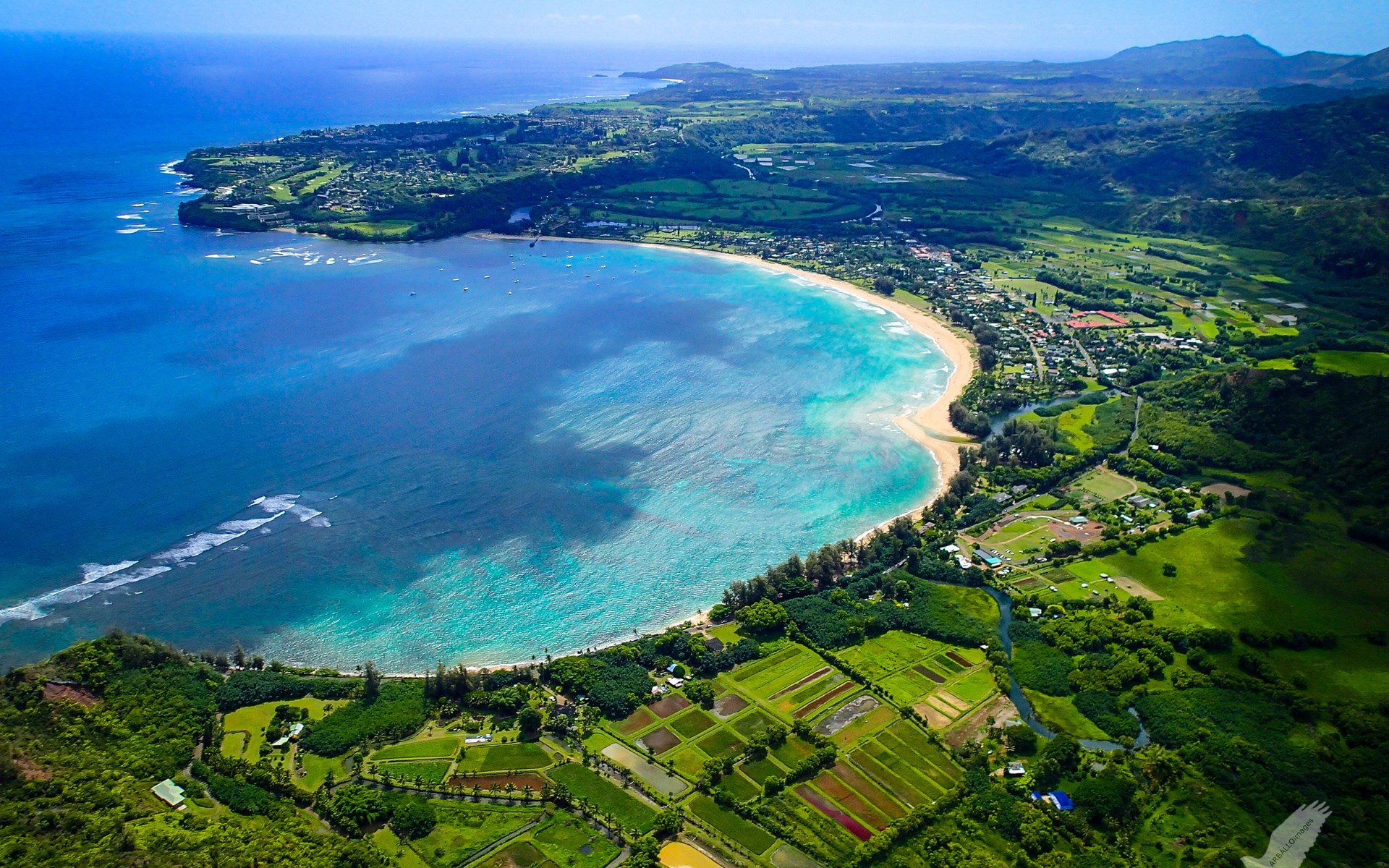 Aerial view of Hanalei Bay, Kauai, Hawaii HD Wallpaper