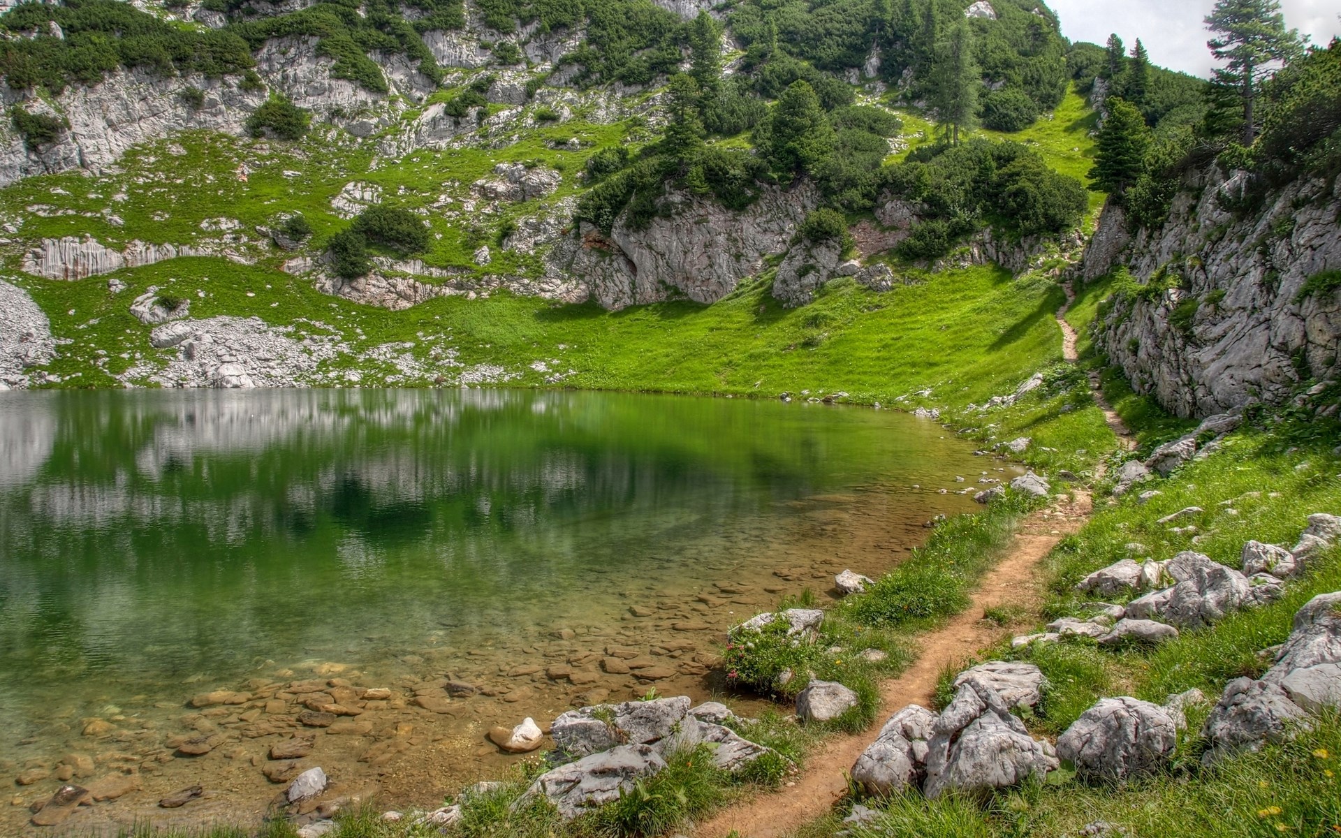 Mountain lake with a hiking trail HD Wallpaper