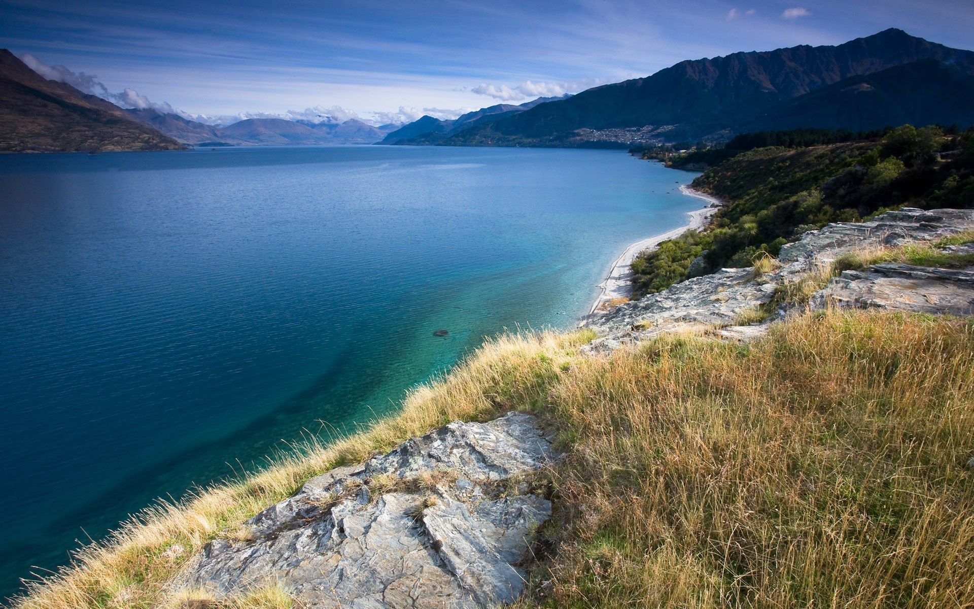 Lake Wakatipu and The Remarkables mountain range, Queenstown, New Zealand HD Wallpaper