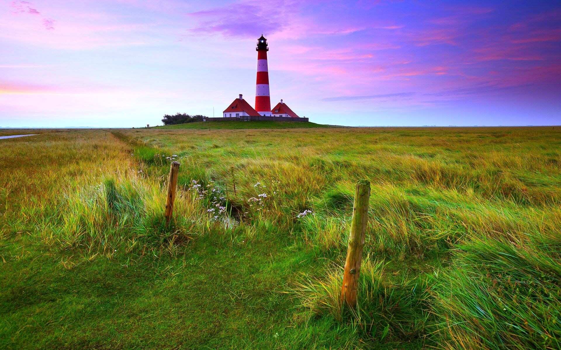Westerhever Lighthouse at sunset HD Wallpaper