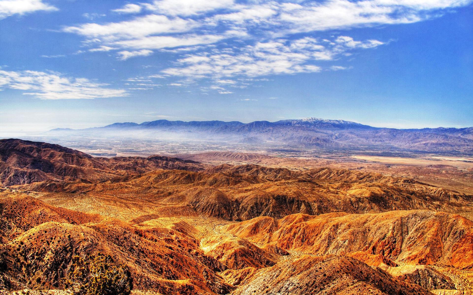 Desert landscape with mountains and clouds HD Wallpaper