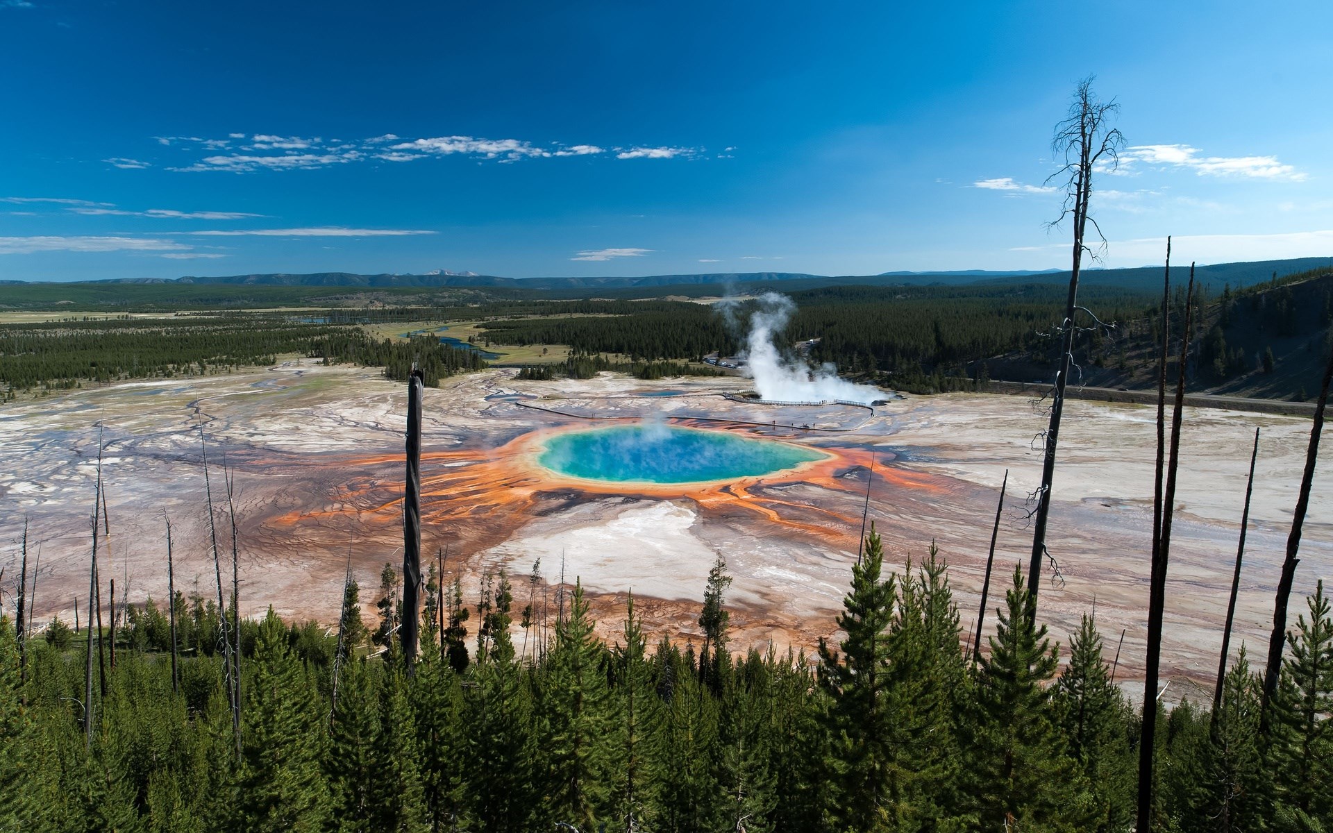 Grand Prismatic Spring in Yellowstone National Park HD Wallpaper