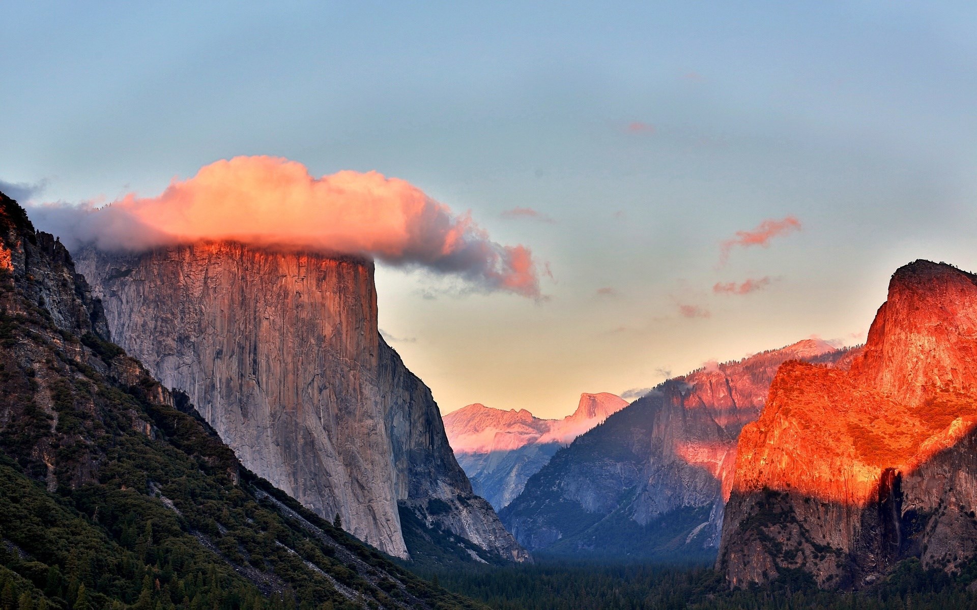 El Capitan and Half Dome in Yosemite Valley at sunset HD Wallpaper