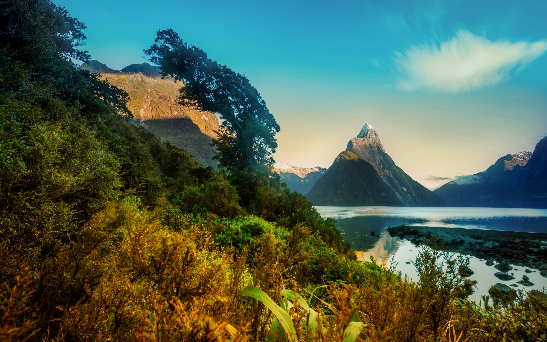 Mitre Peak and Milford Sound, New Zealand HD Wallpaper