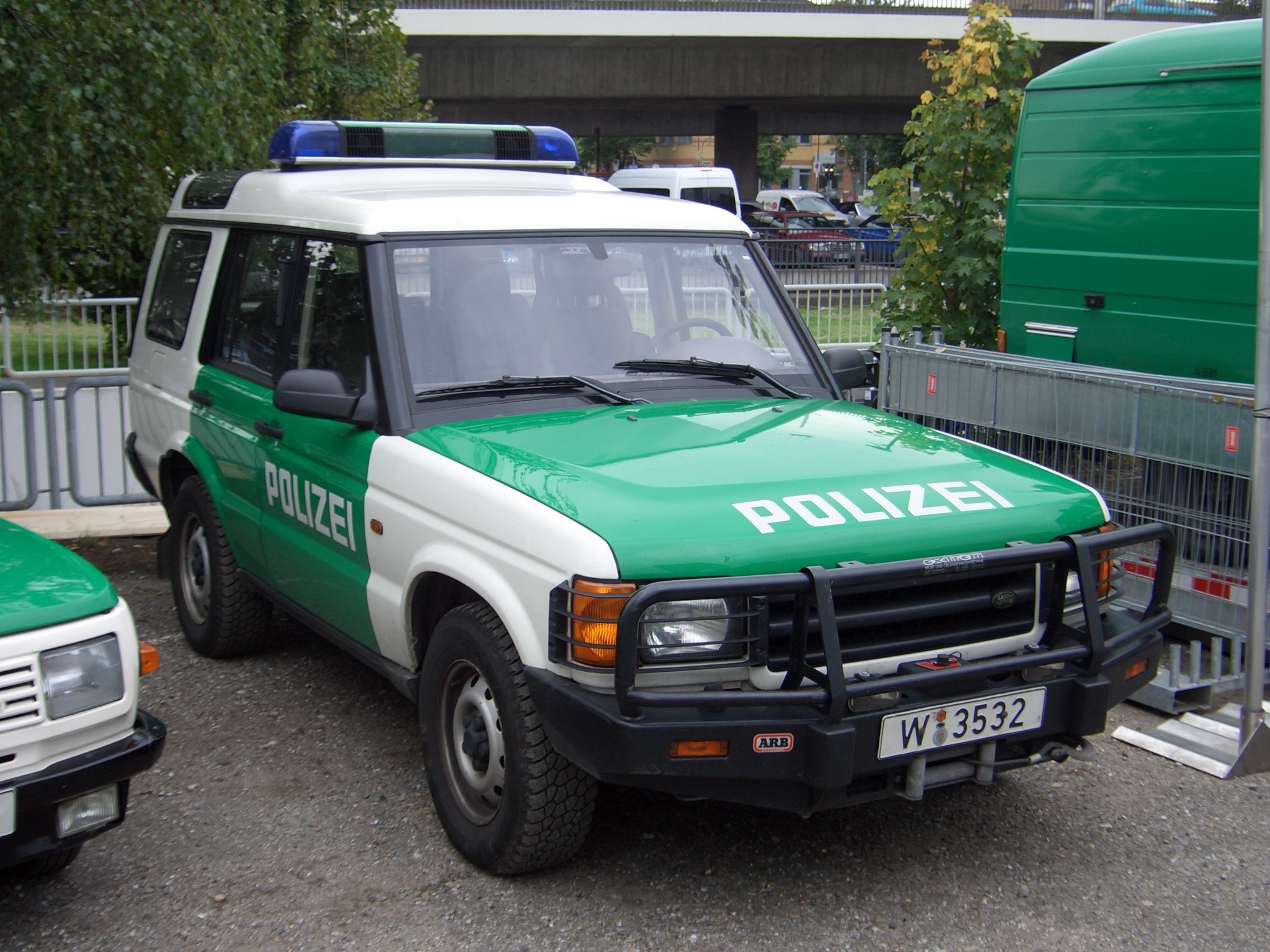 Austrian Police Land Rover Discovery HD Wallpaper